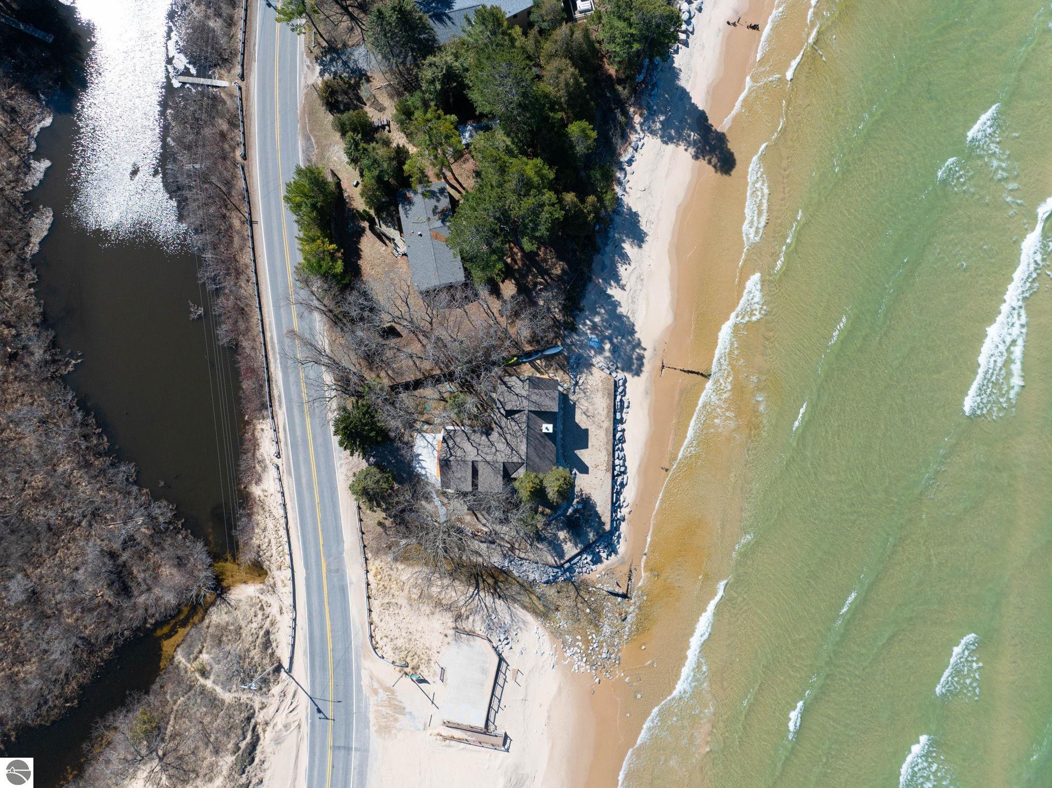 3126 Lake Shore Road