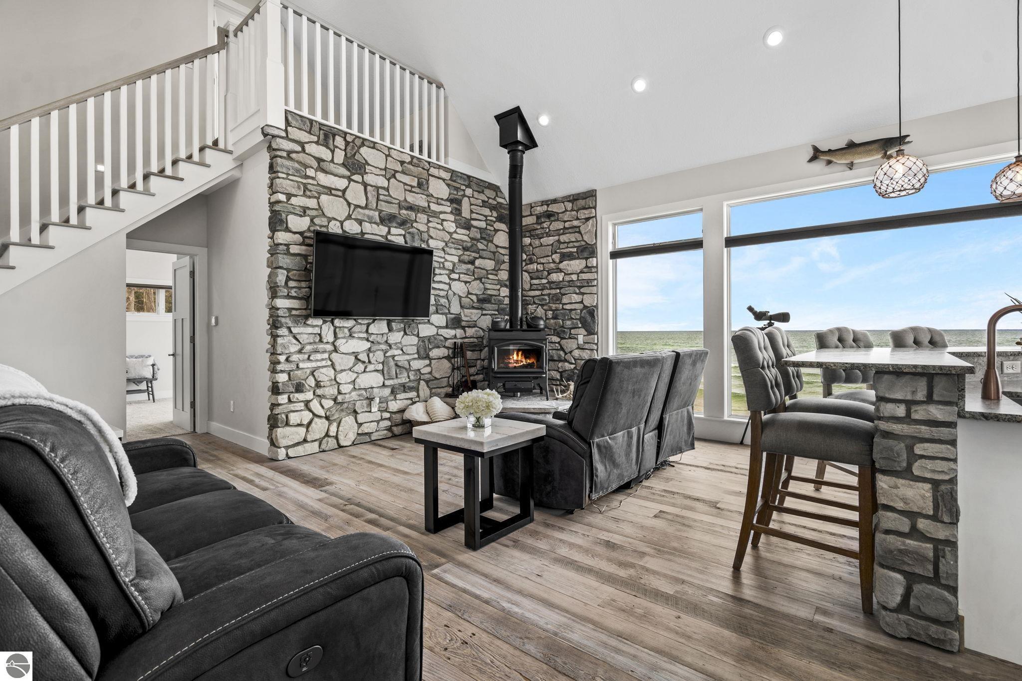 3126 Lake Shore Road