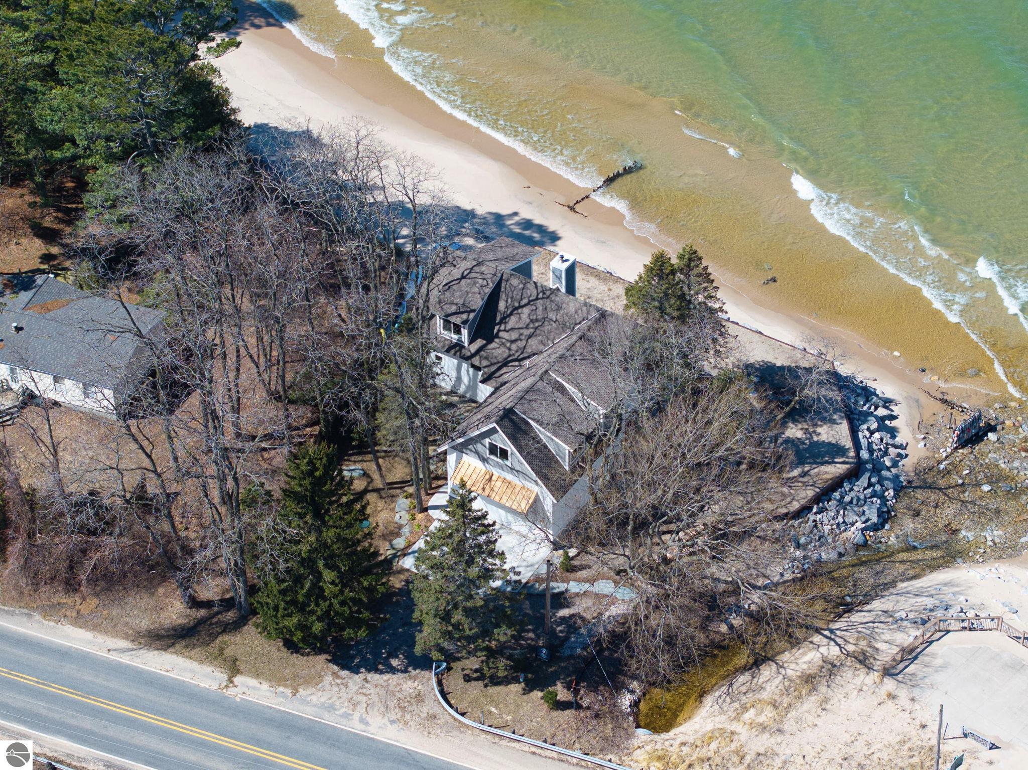 3126 Lake Shore Road