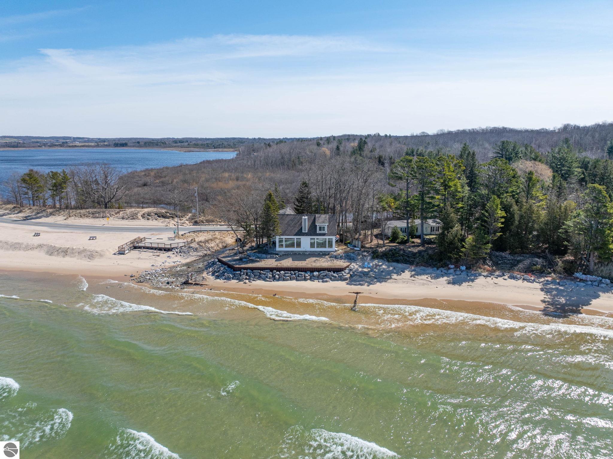 3126 Lake Shore Road