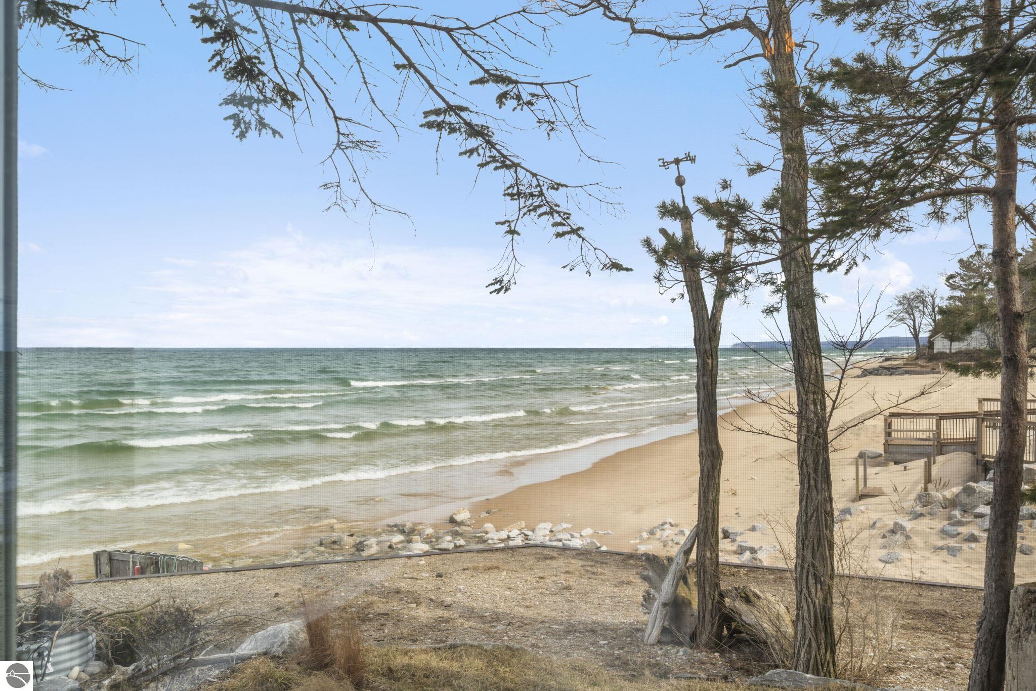 3126 Lake Shore Road