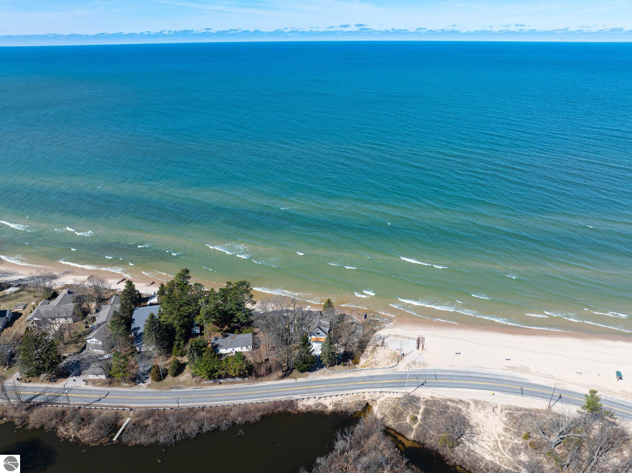 3126 Lake Shore Road