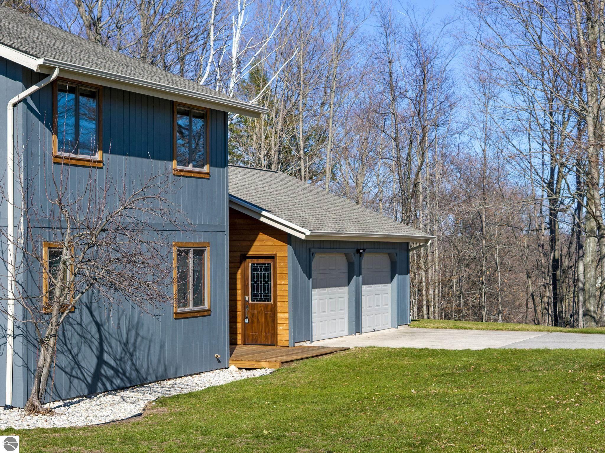 4692 E Duck Lake Road