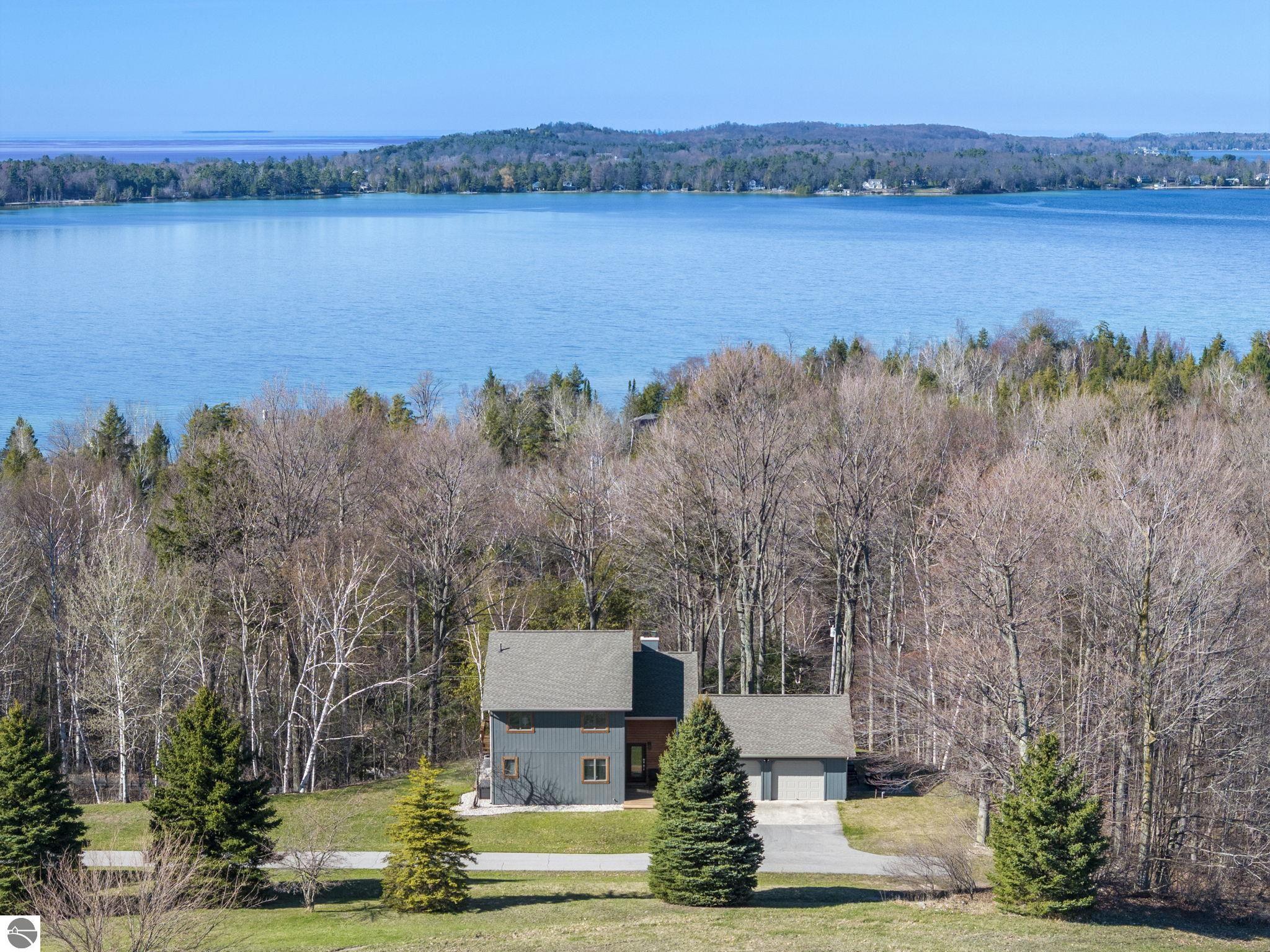 4692 E Duck Lake Road