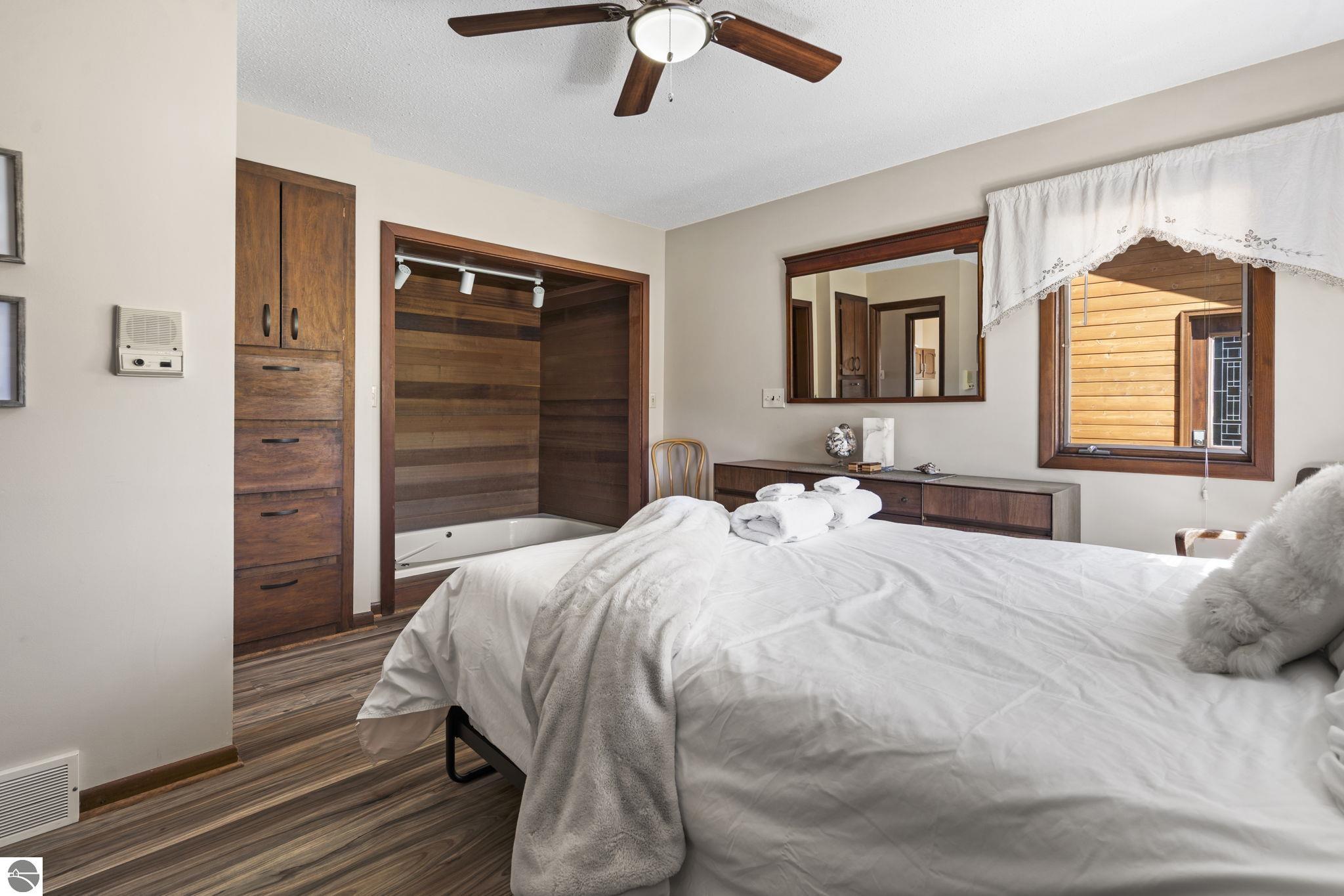 4692 E Duck Lake Road