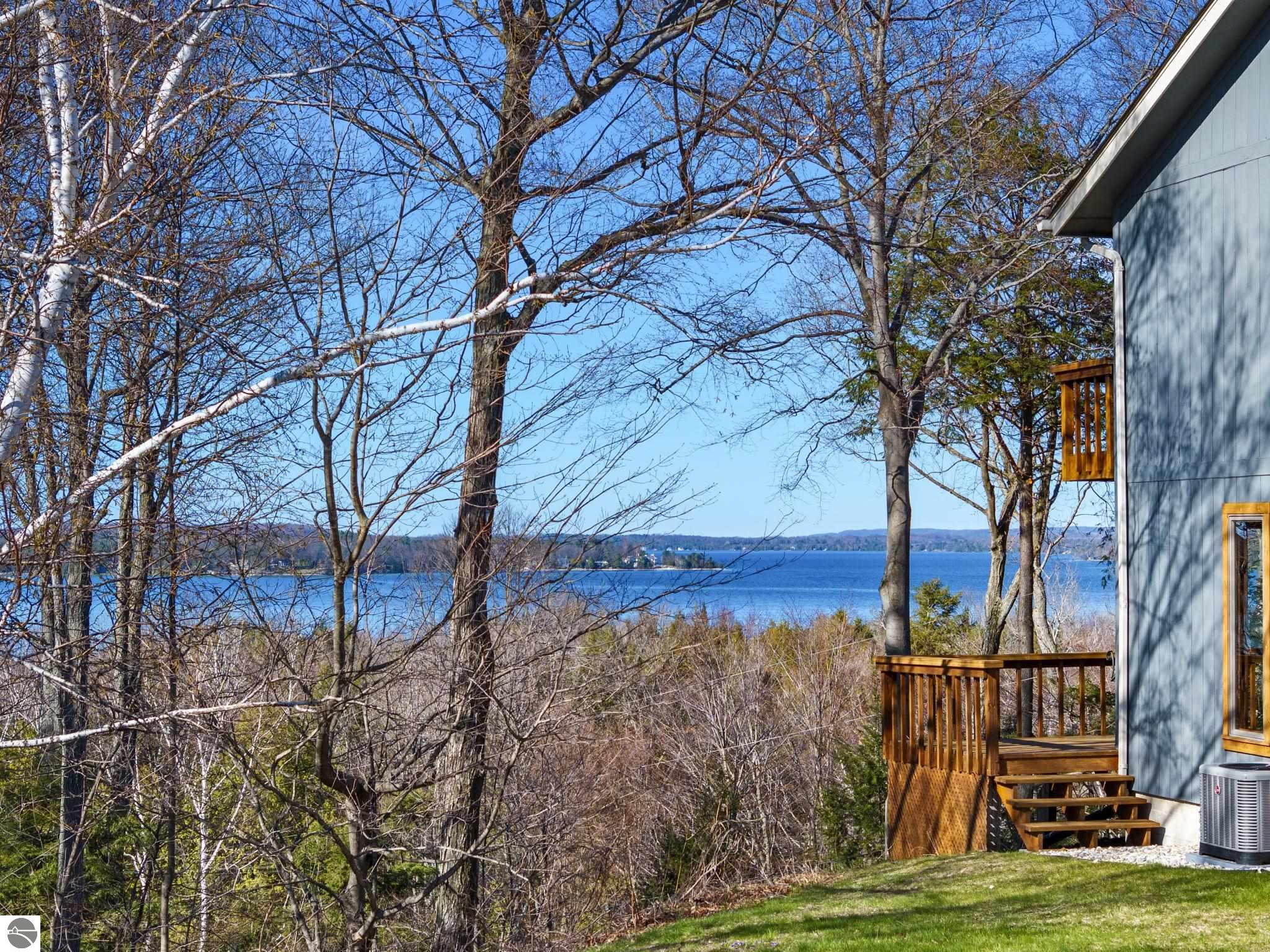 4692 E Duck Lake Road