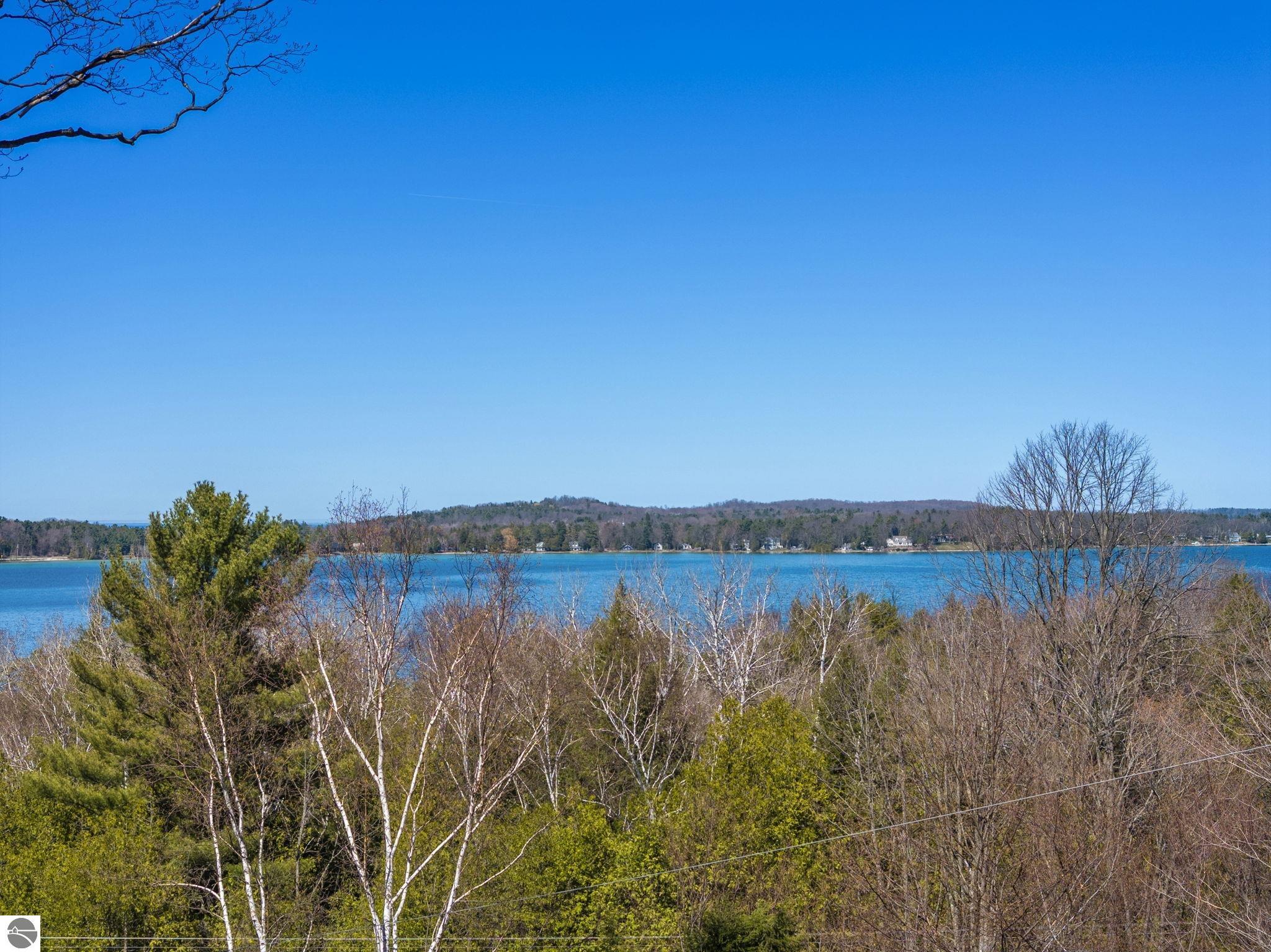 4692 E Duck Lake Road