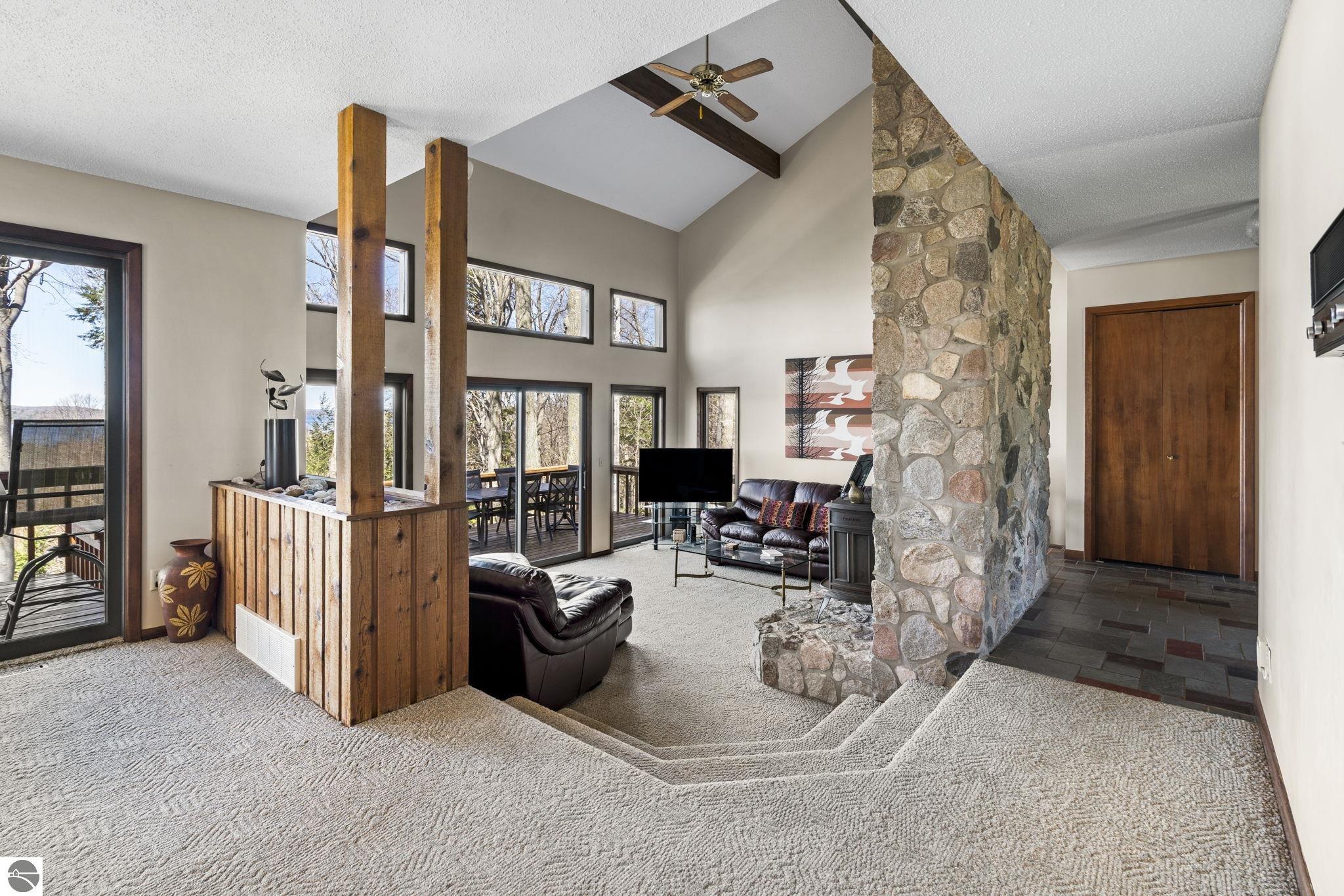 4692 E Duck Lake Road