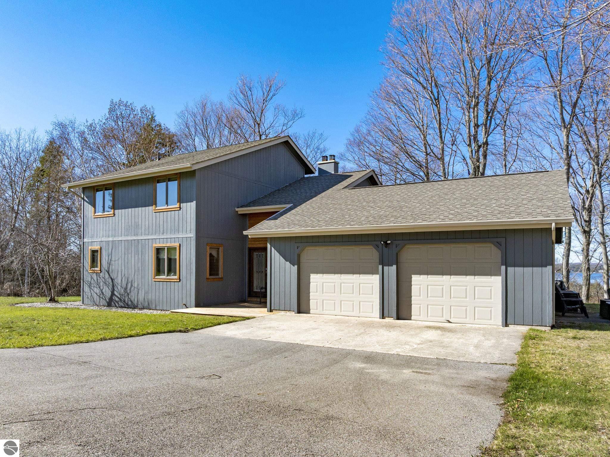 4692 E Duck Lake Road