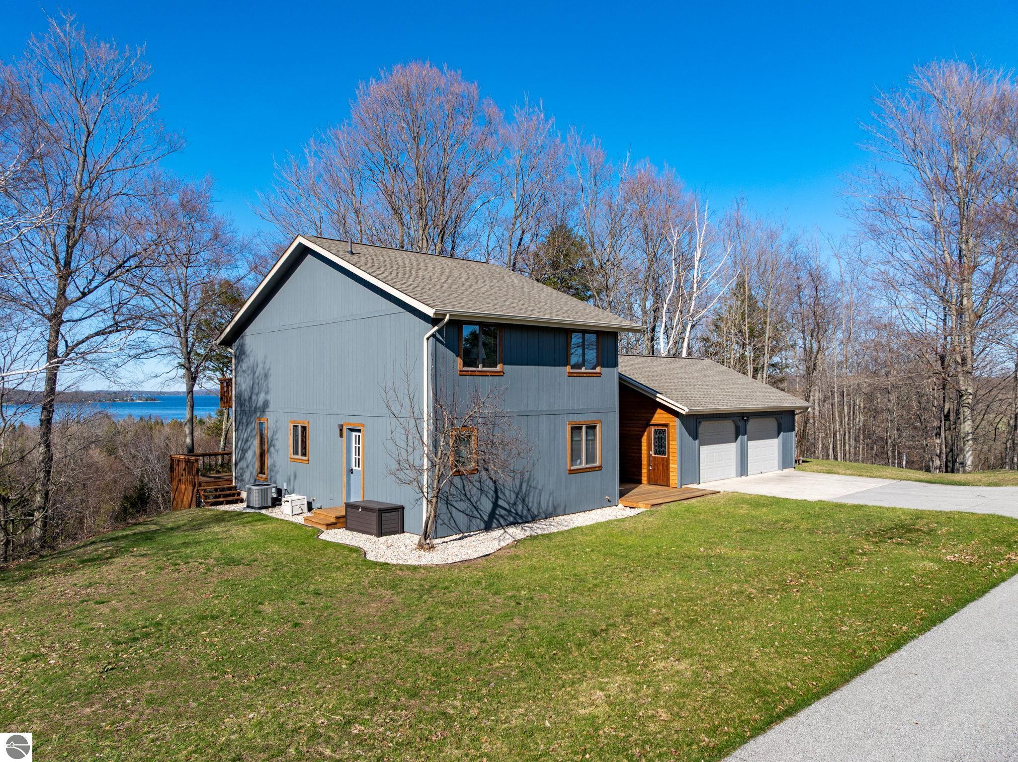 4692 E Duck Lake Road