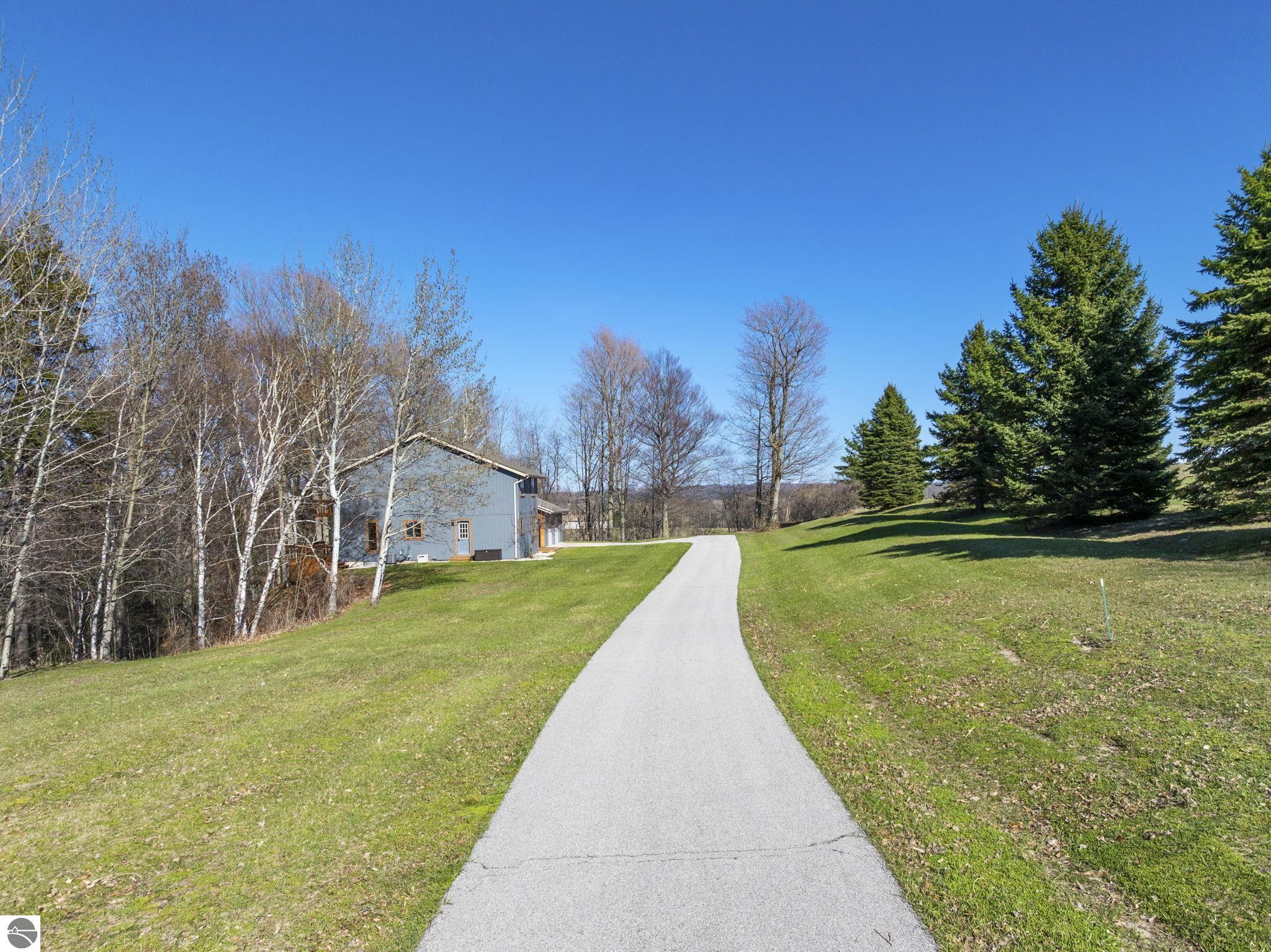 4692 E Duck Lake Road