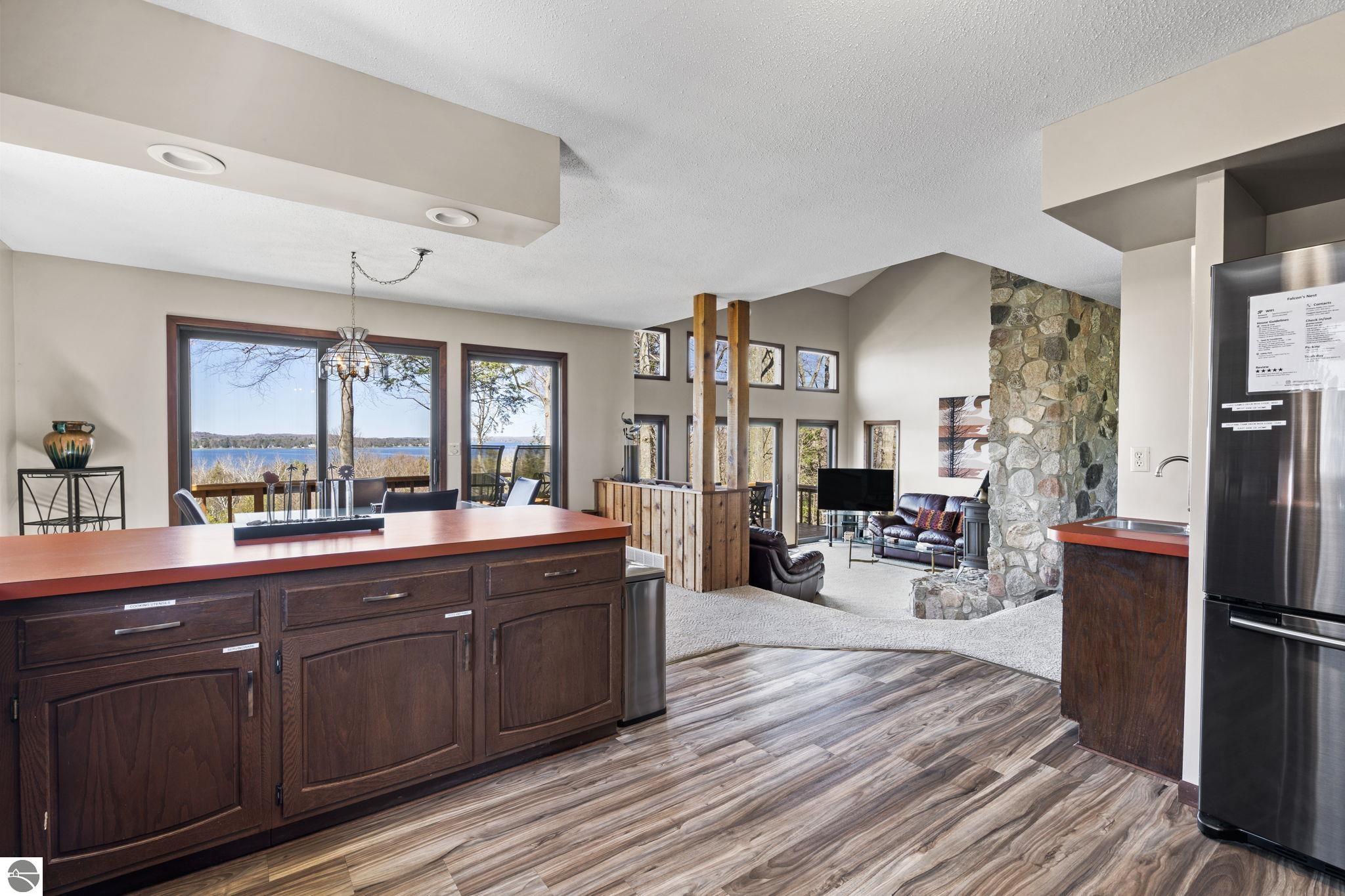 4692 E Duck Lake Road