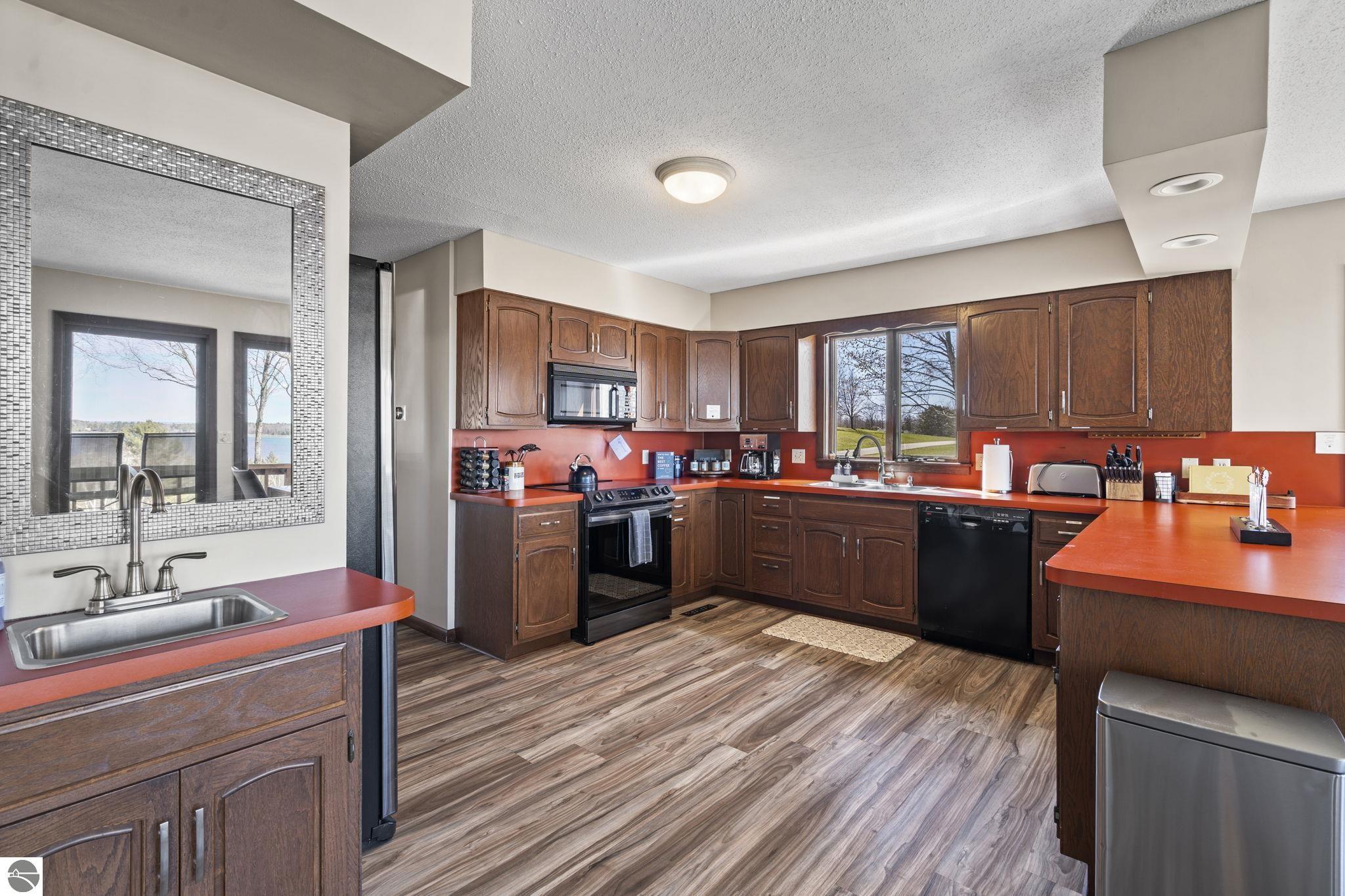 4692 E Duck Lake Road