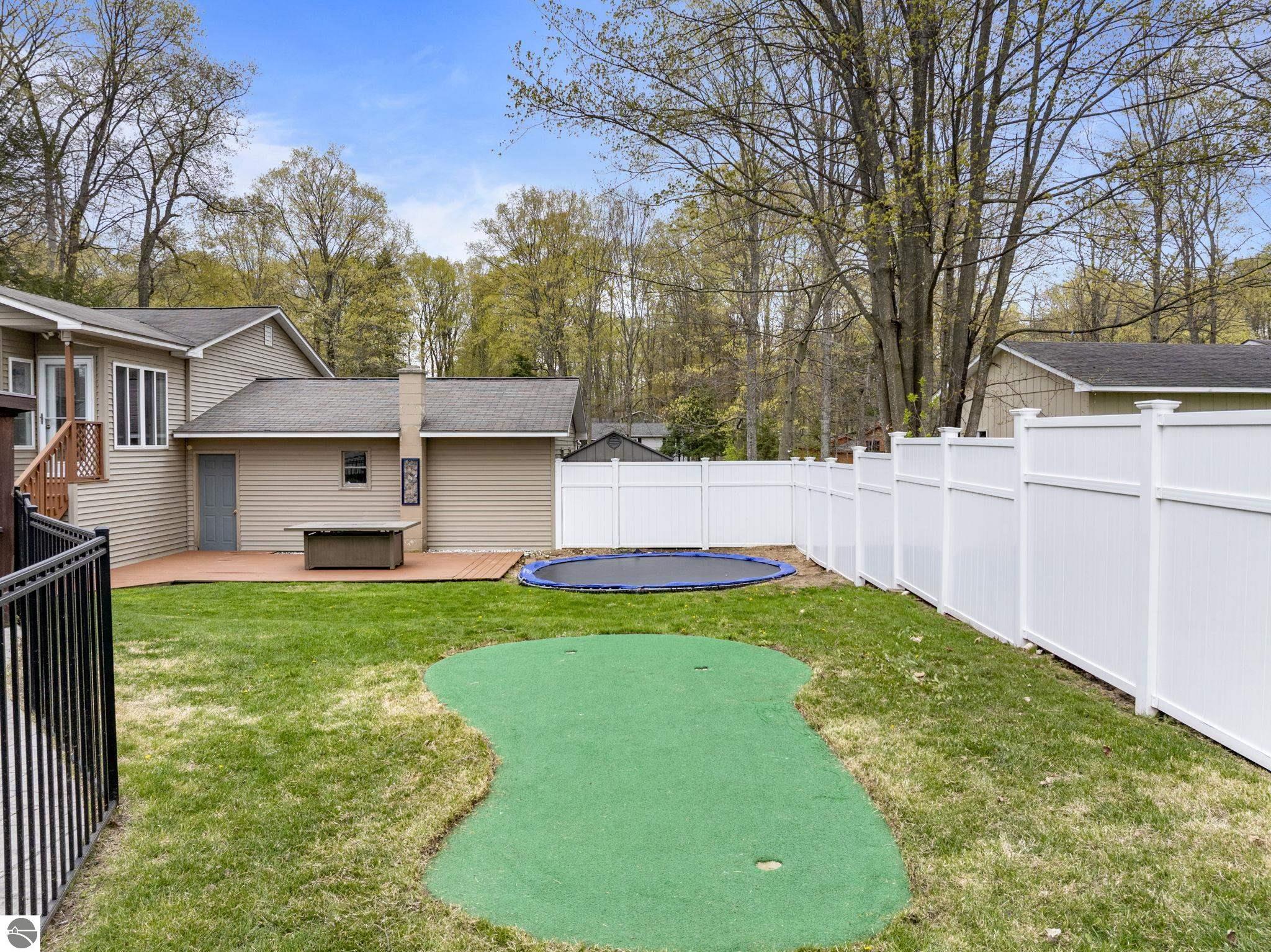 1891 Hummingbird Lane