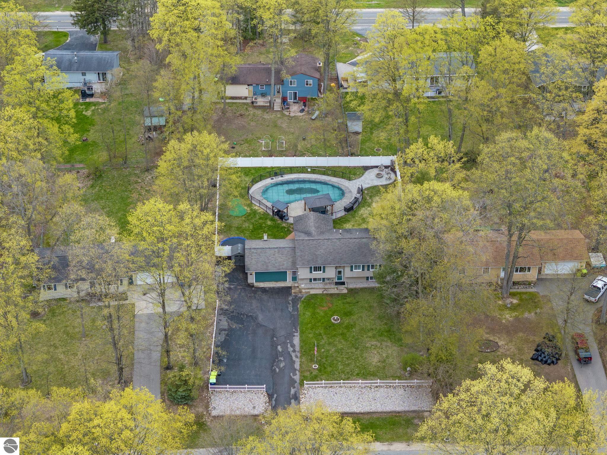 1891 Hummingbird Lane