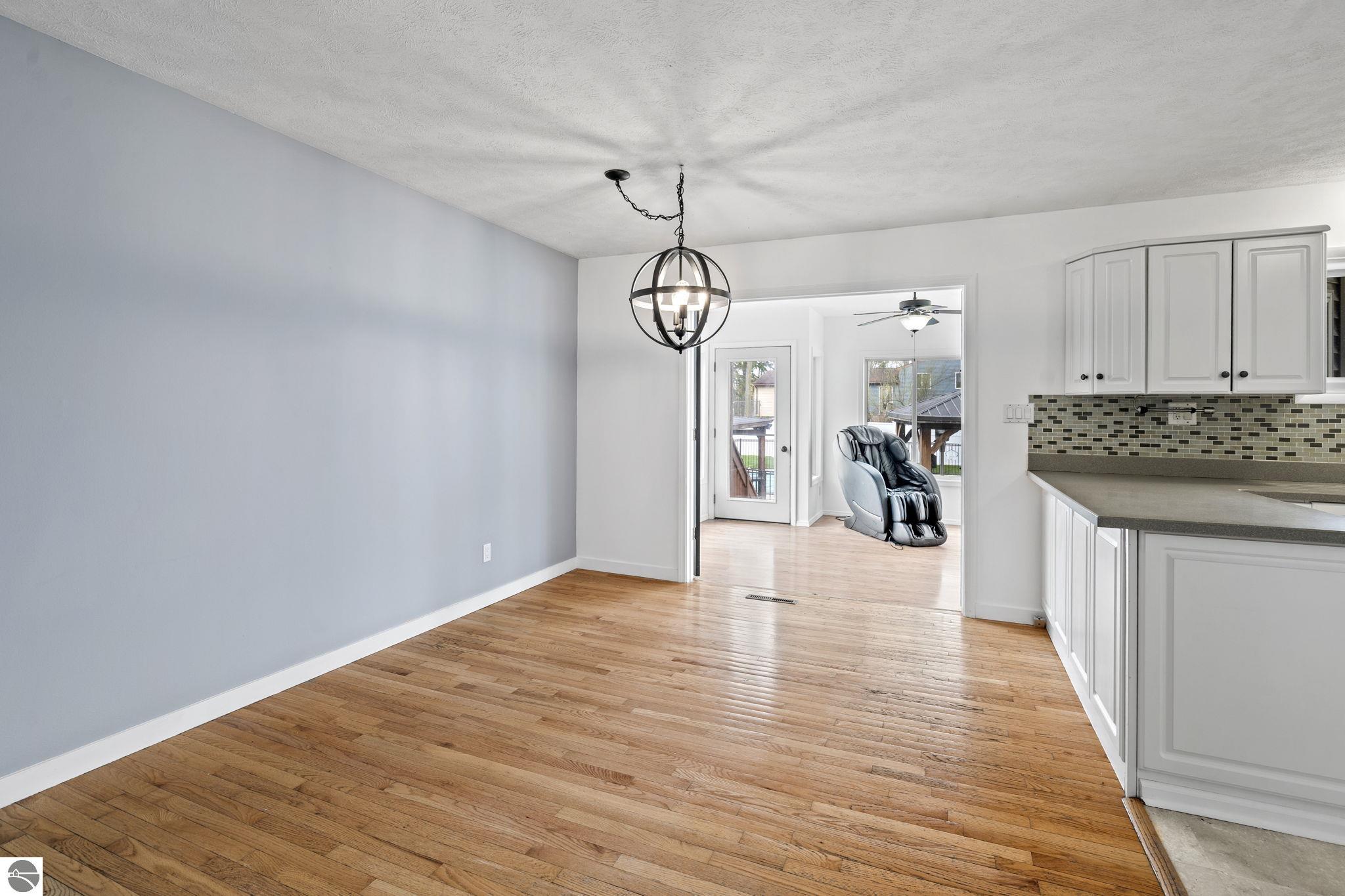 1891 Hummingbird Lane