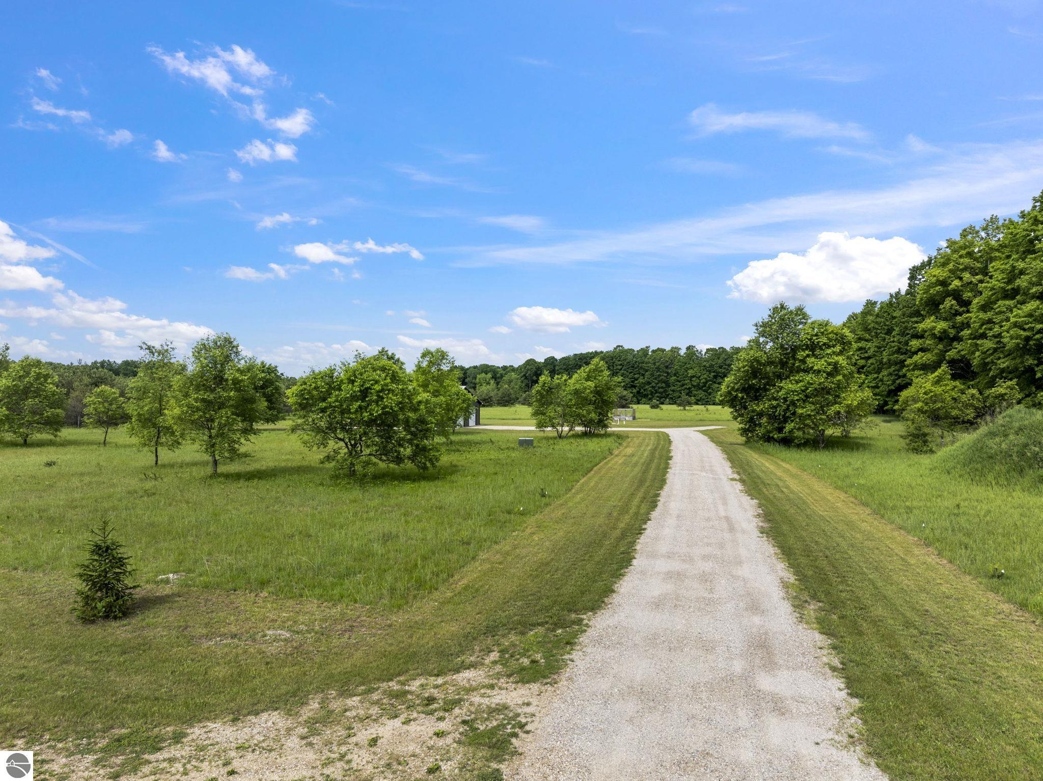 10815 N 25 Road