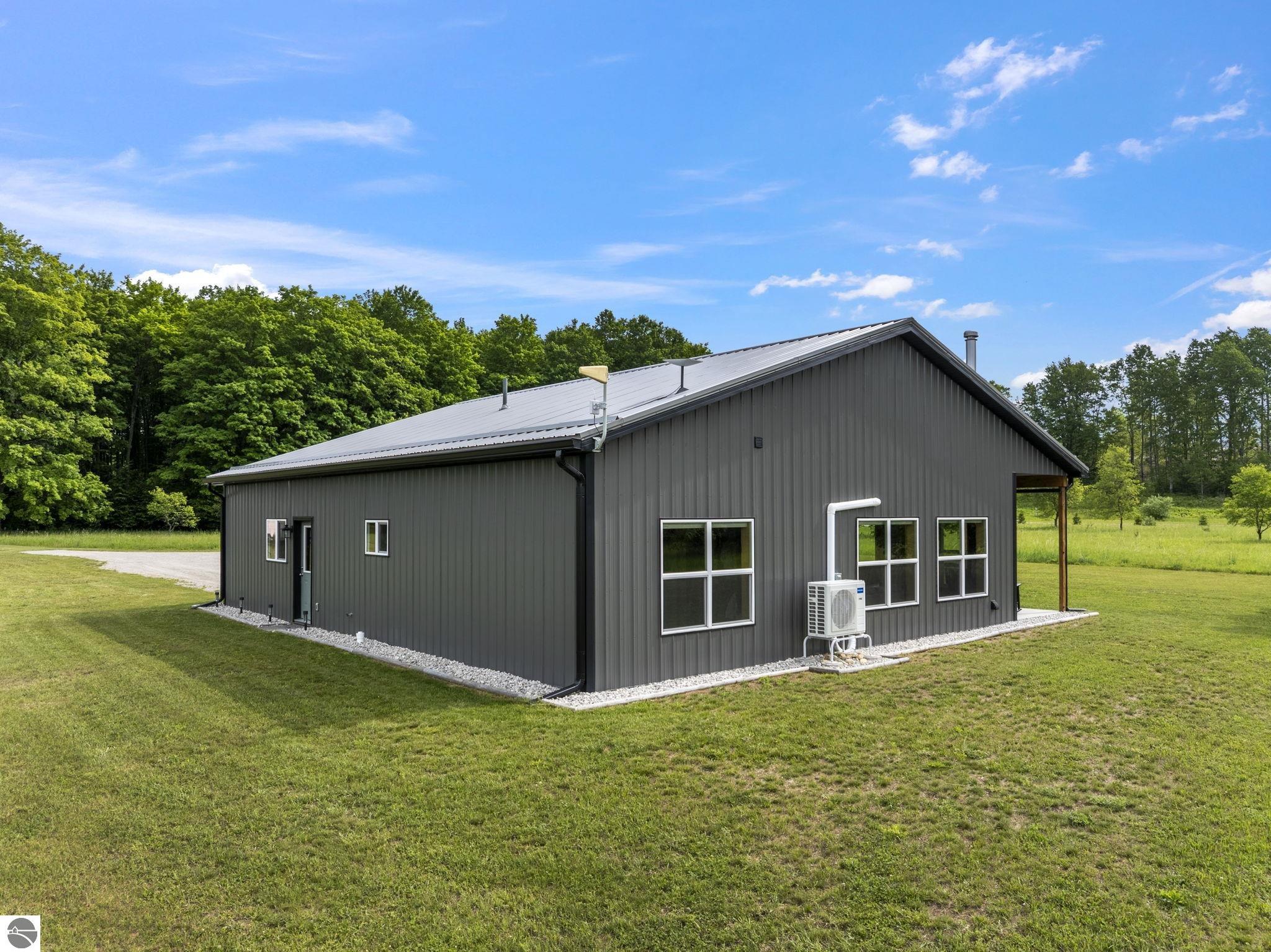 10815 N 25 Road