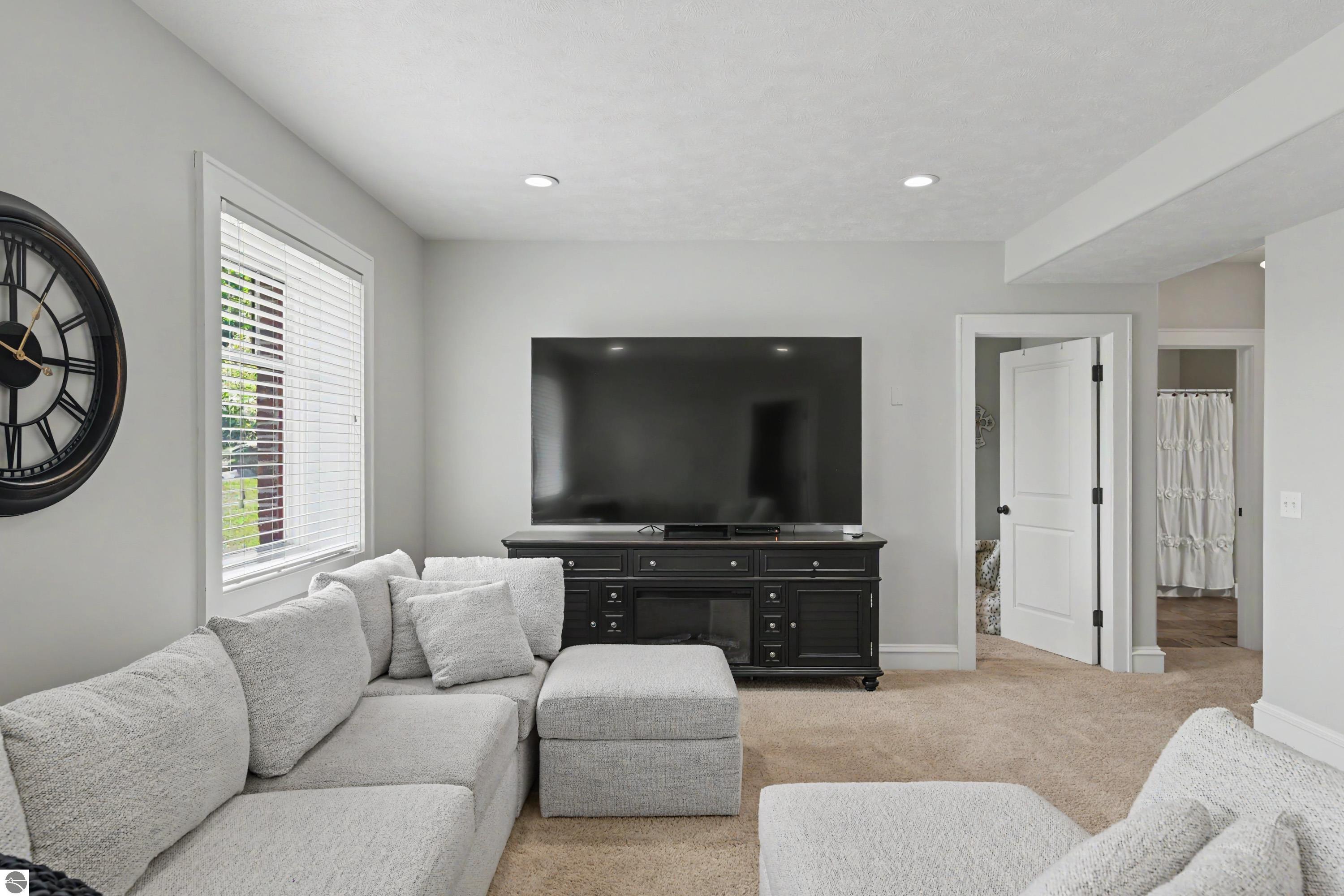 7433 Tobeco Creek Drive