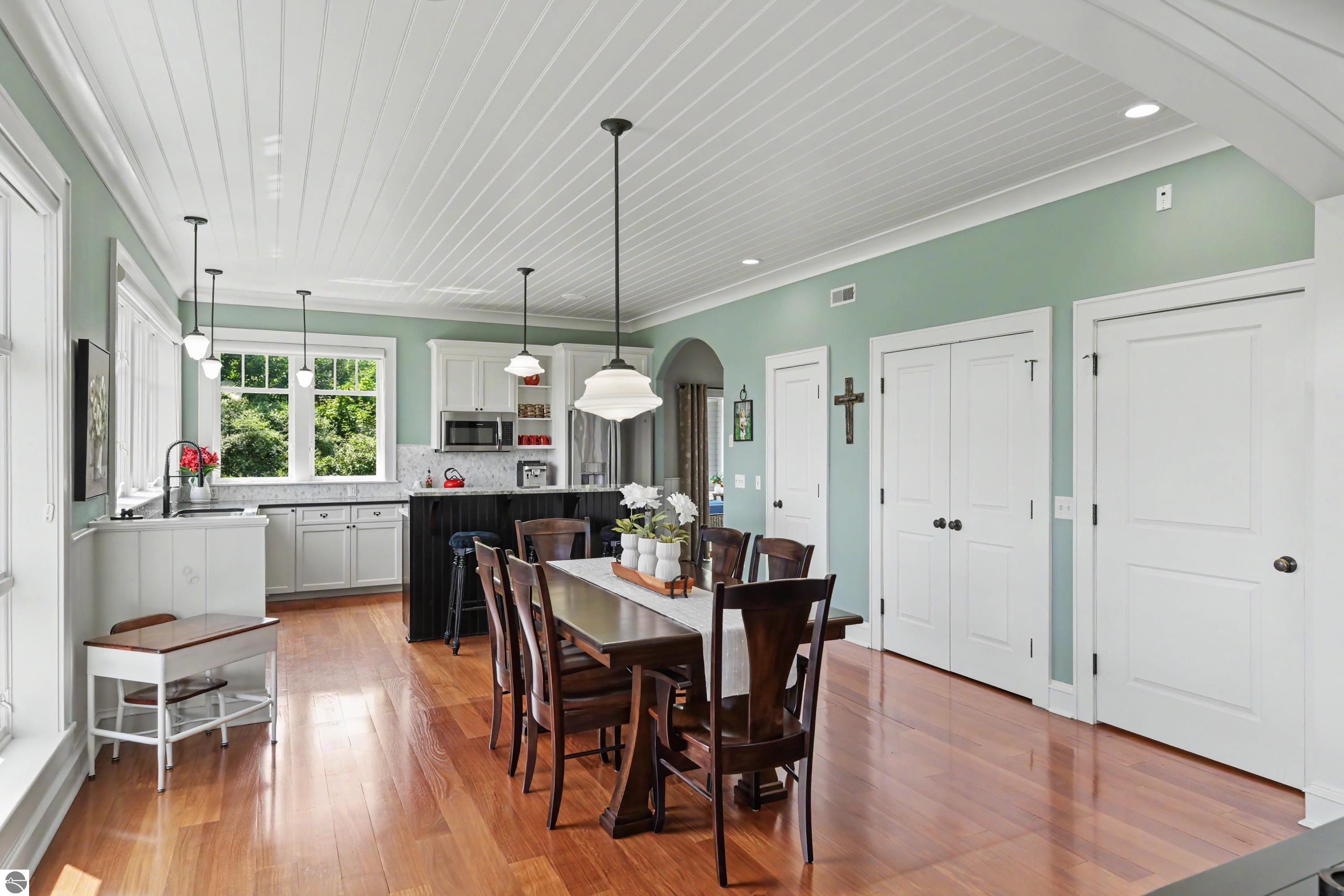 7433 Tobeco Creek Drive