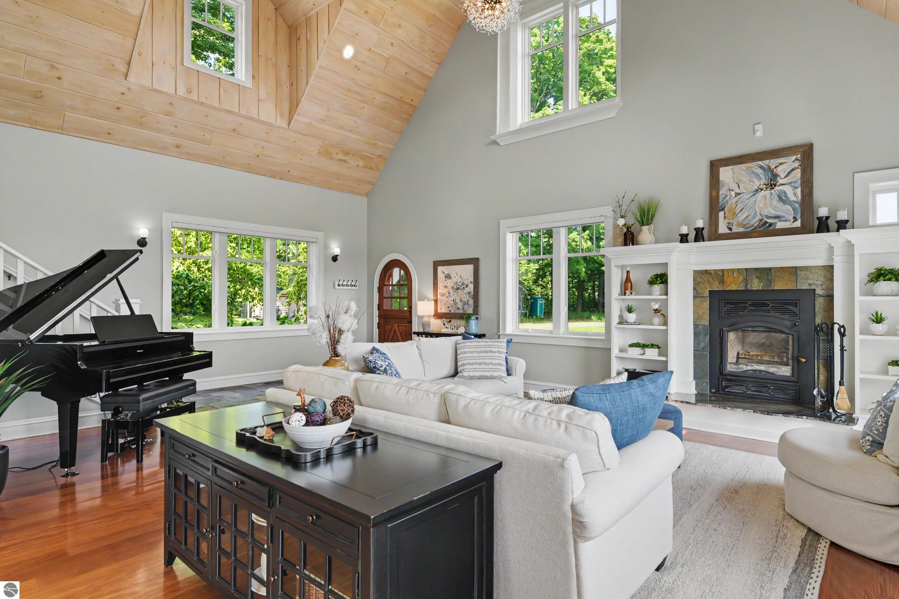 7433 Tobeco Creek Drive