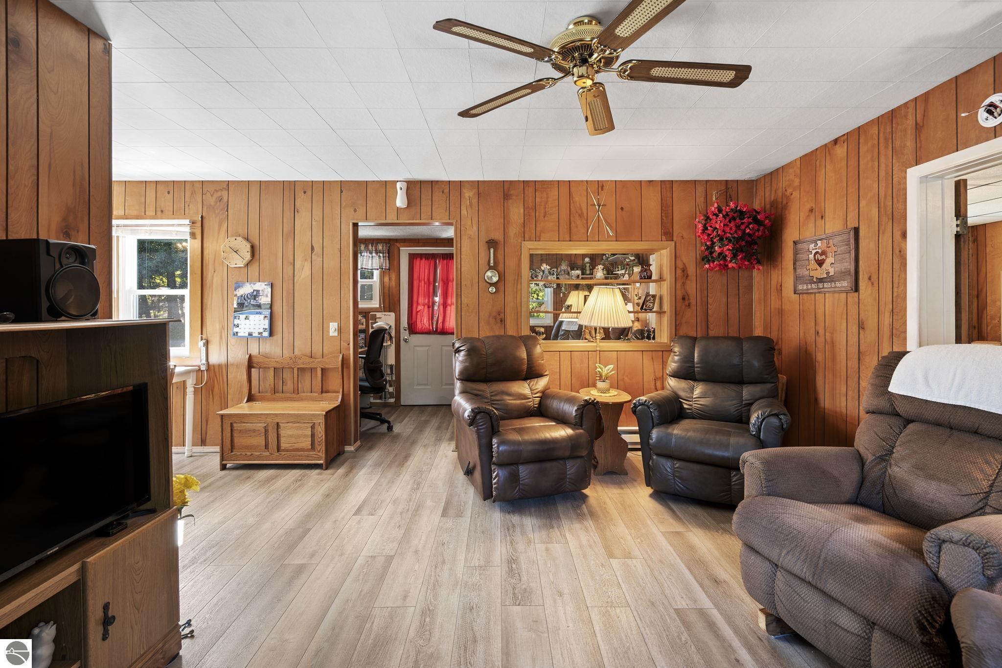 9705 E Carter