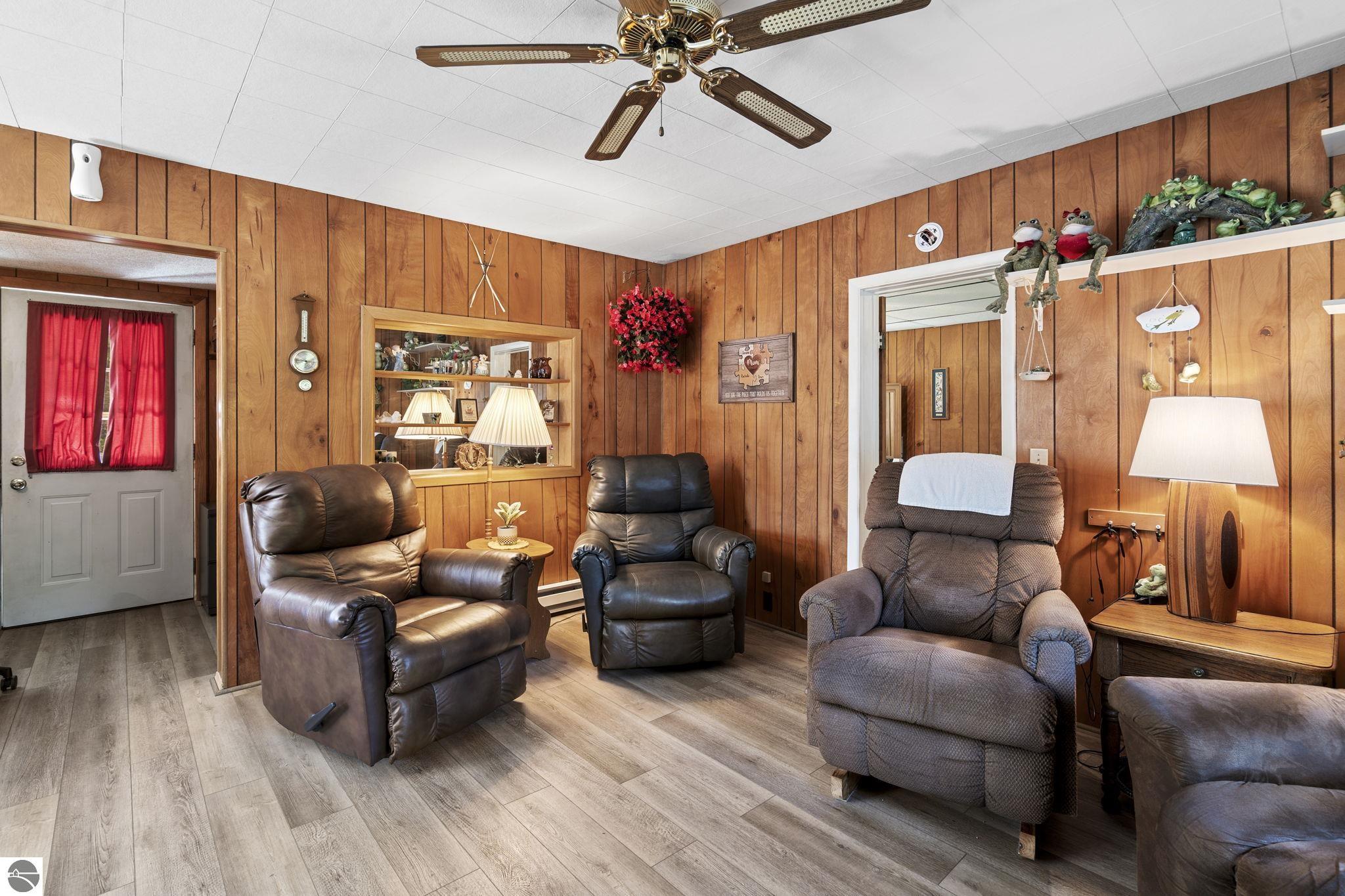 9705 E Carter