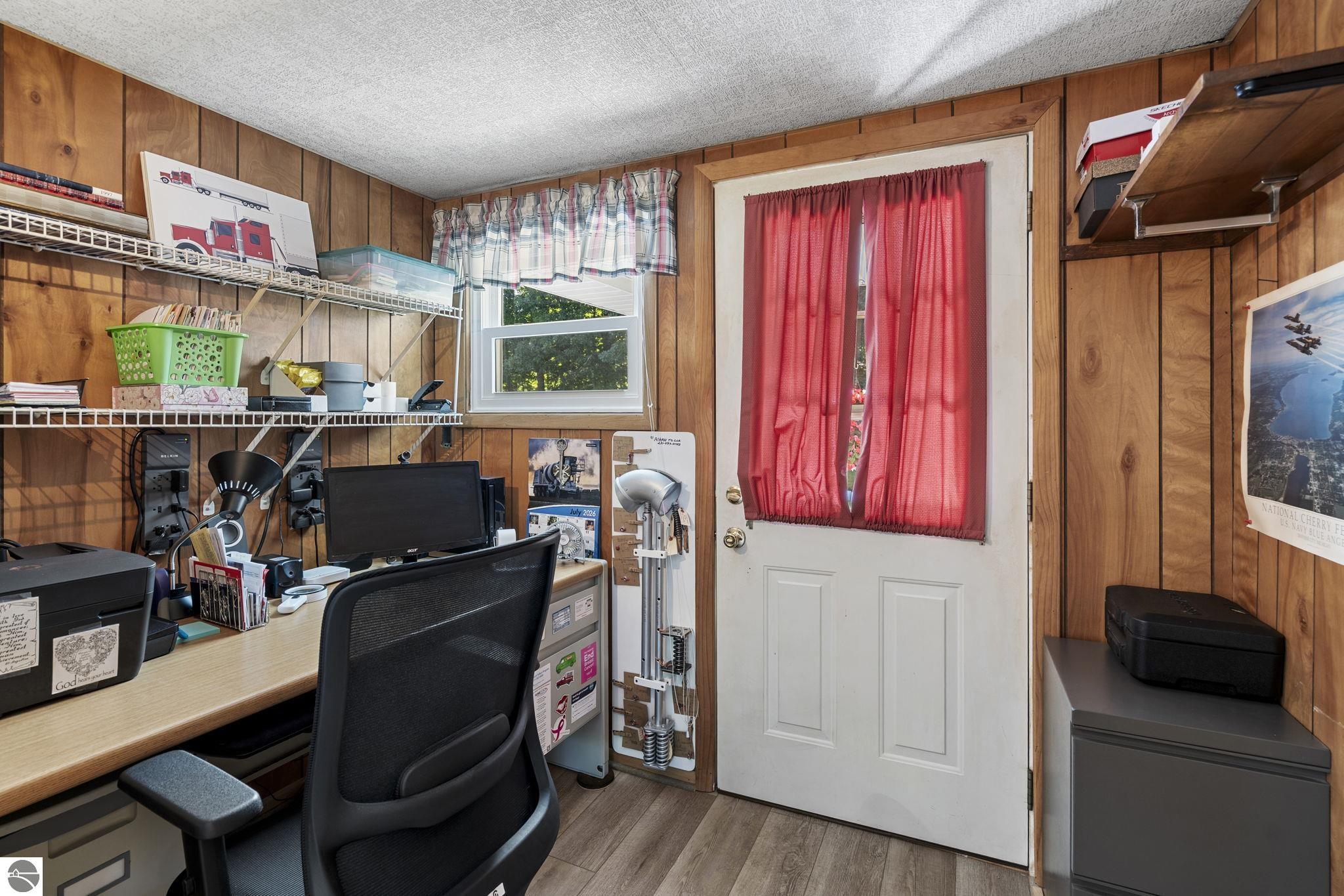 9705 E Carter