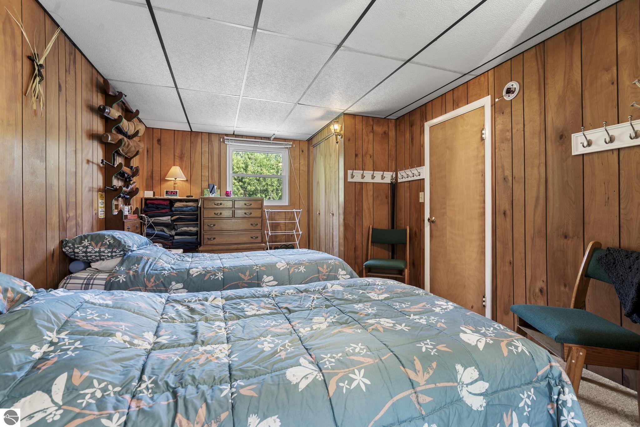 9705 E Carter