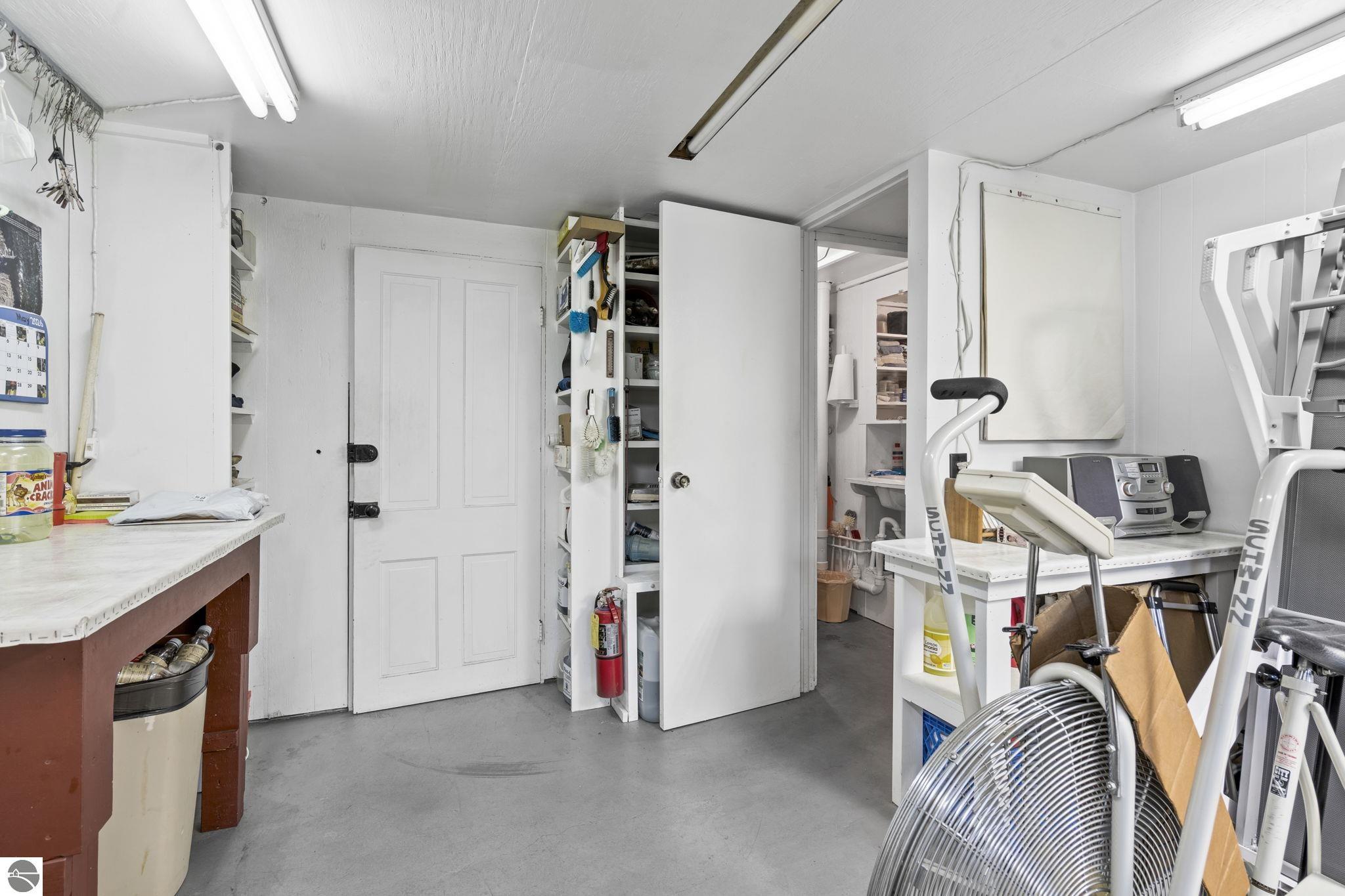 9705 E Carter