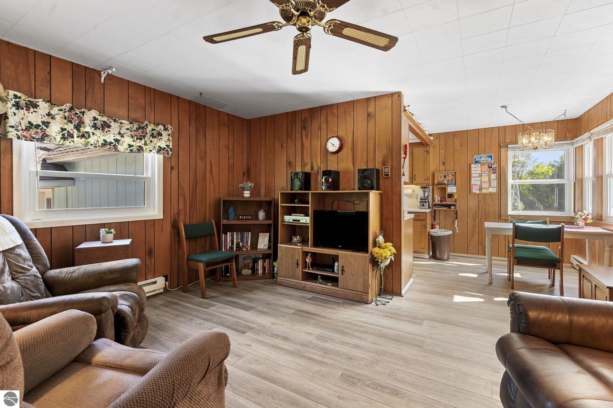 9705 E Carter