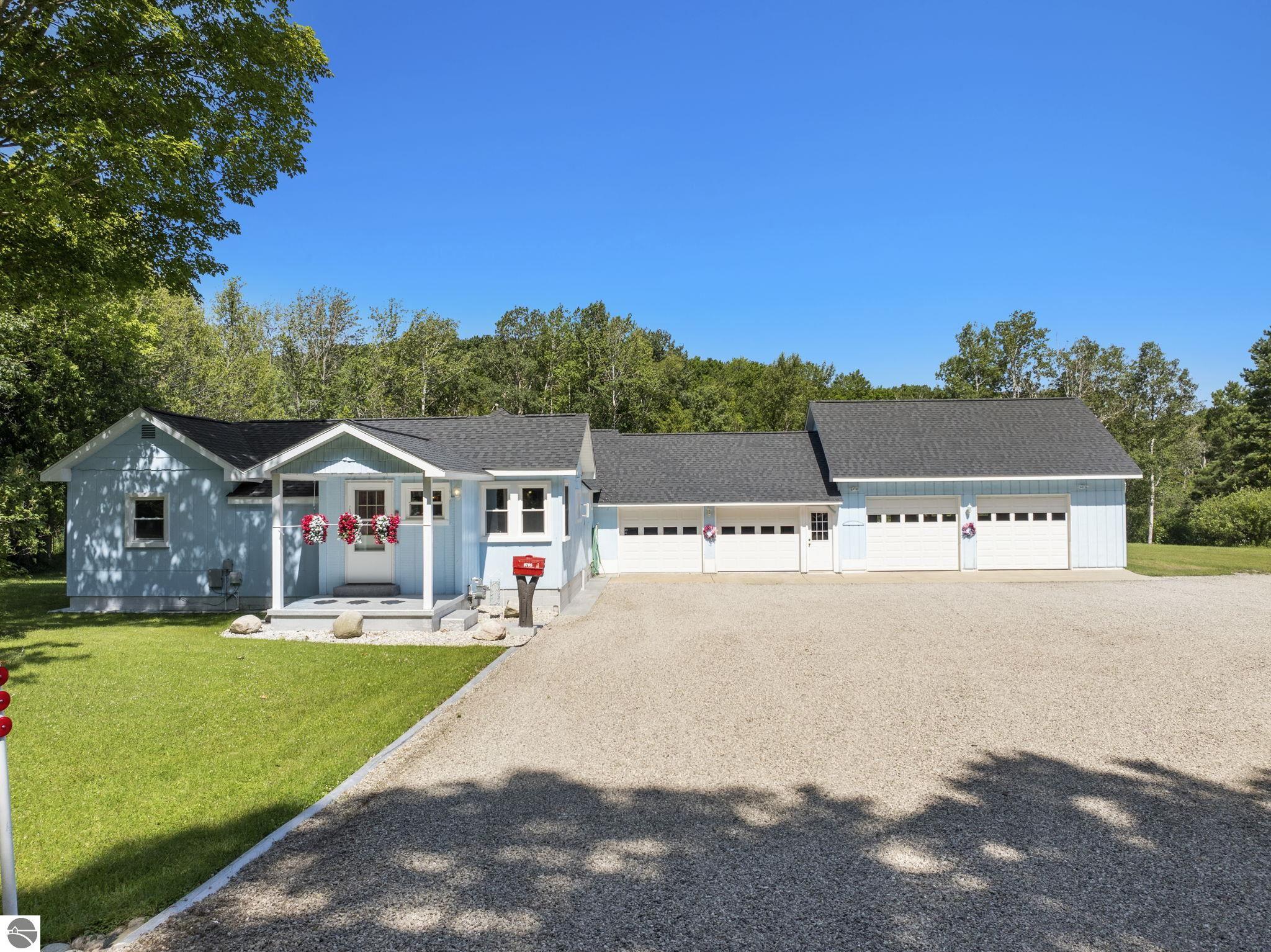 9705 E Carter