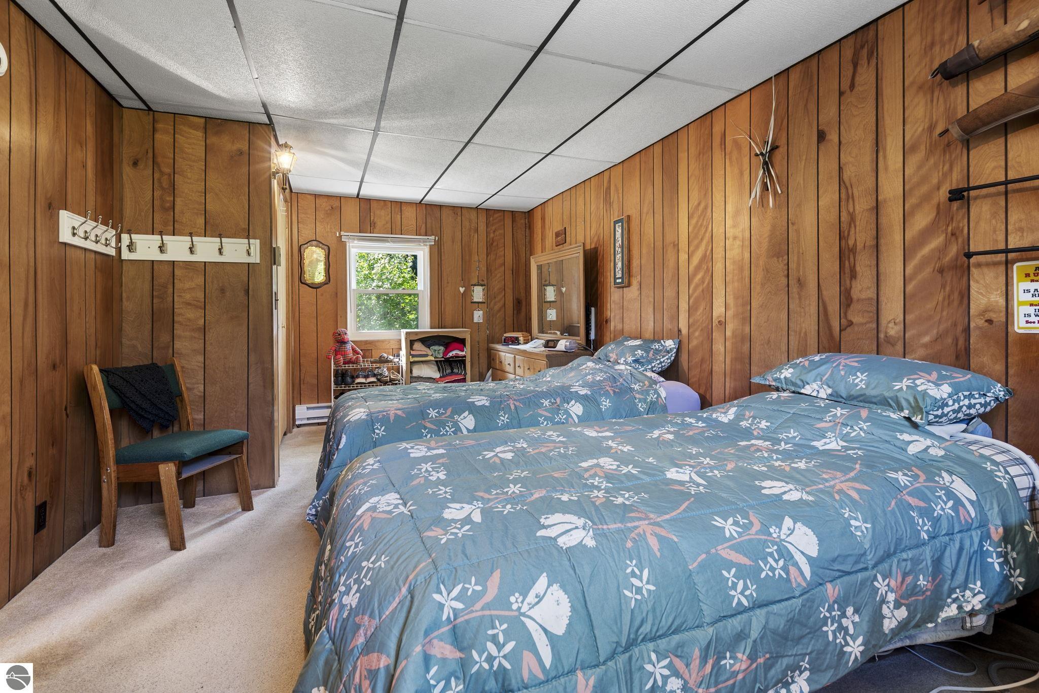 9705 E Carter