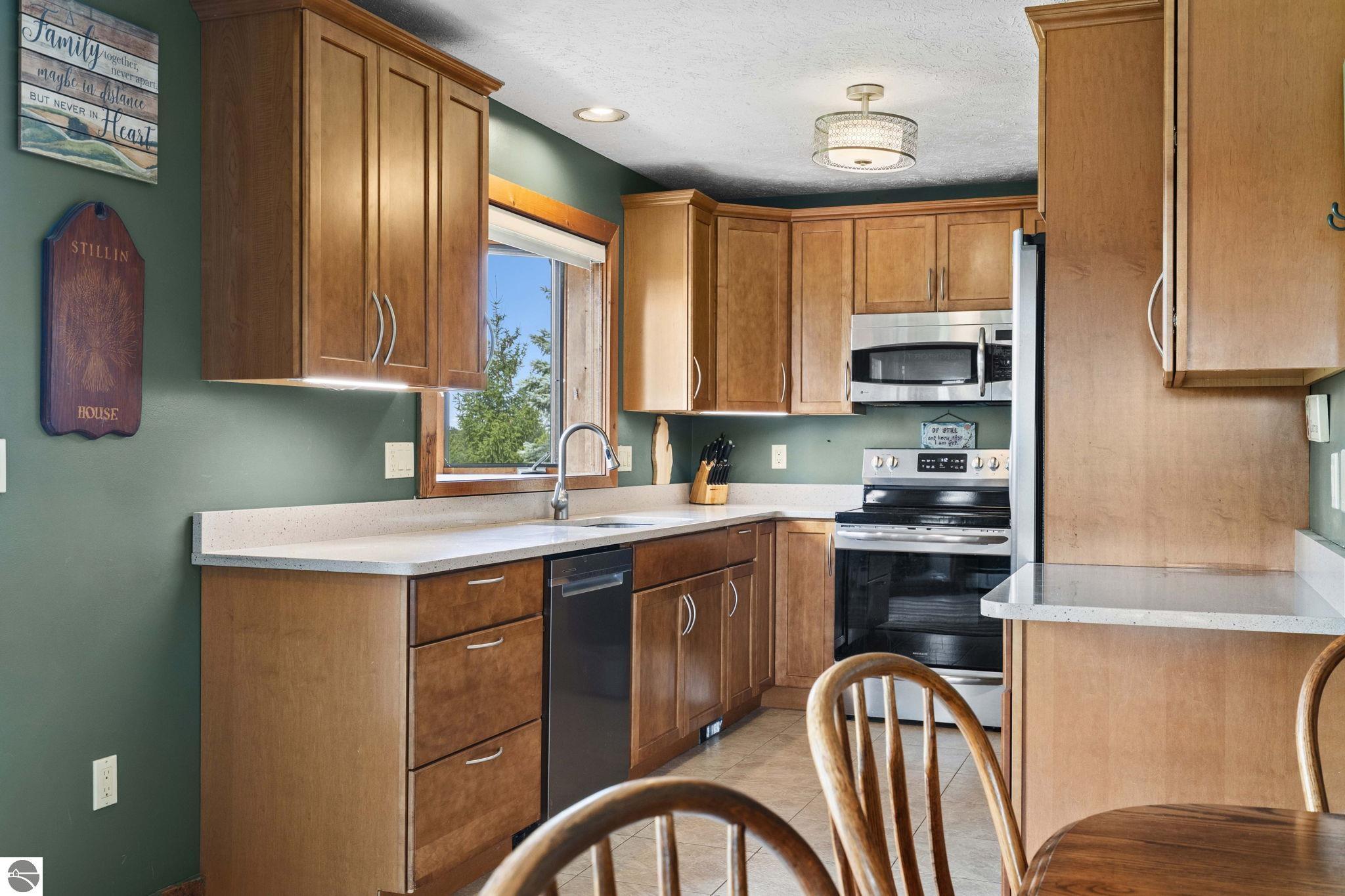 6420 N Manitou Trail