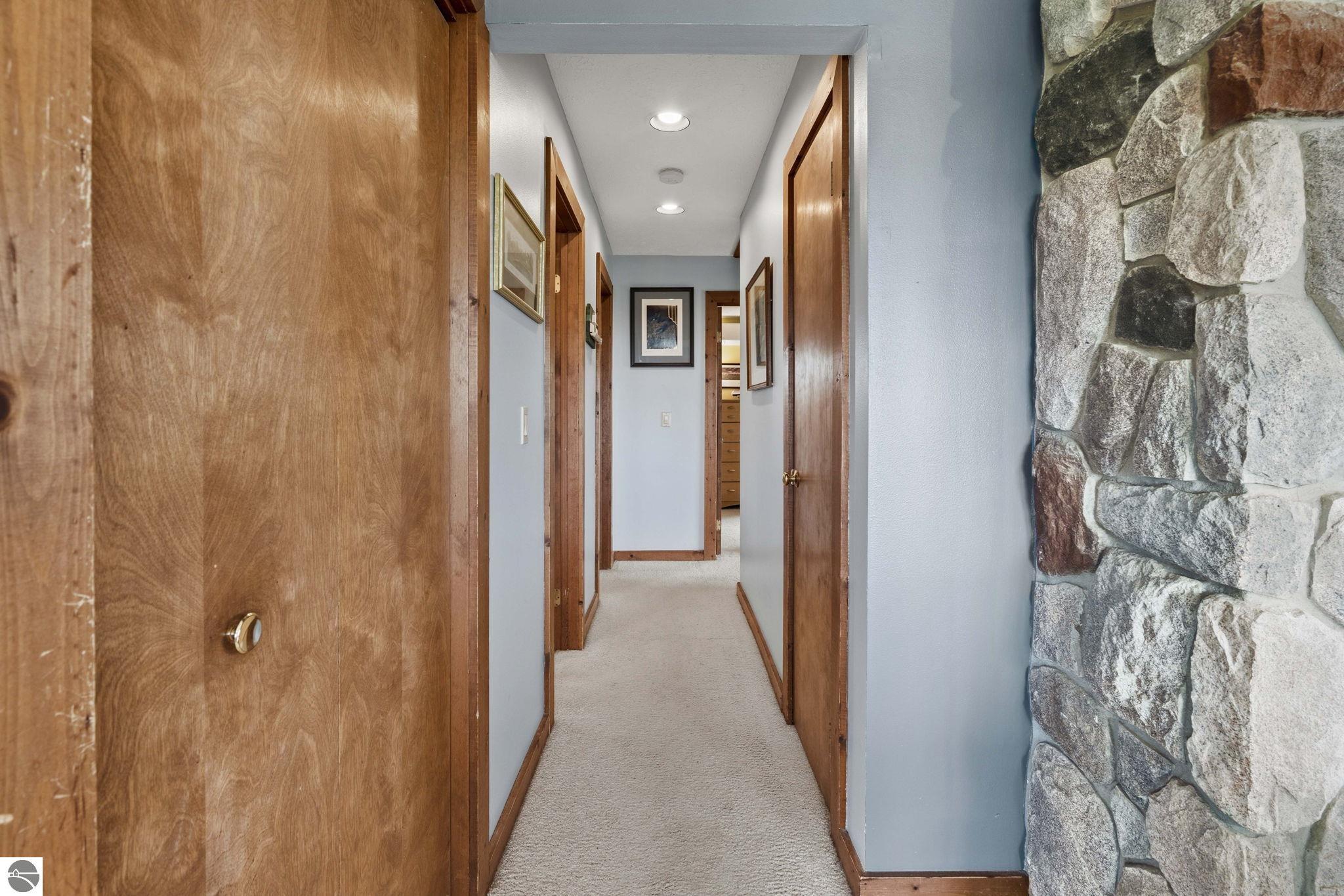 6420 N Manitou Trail