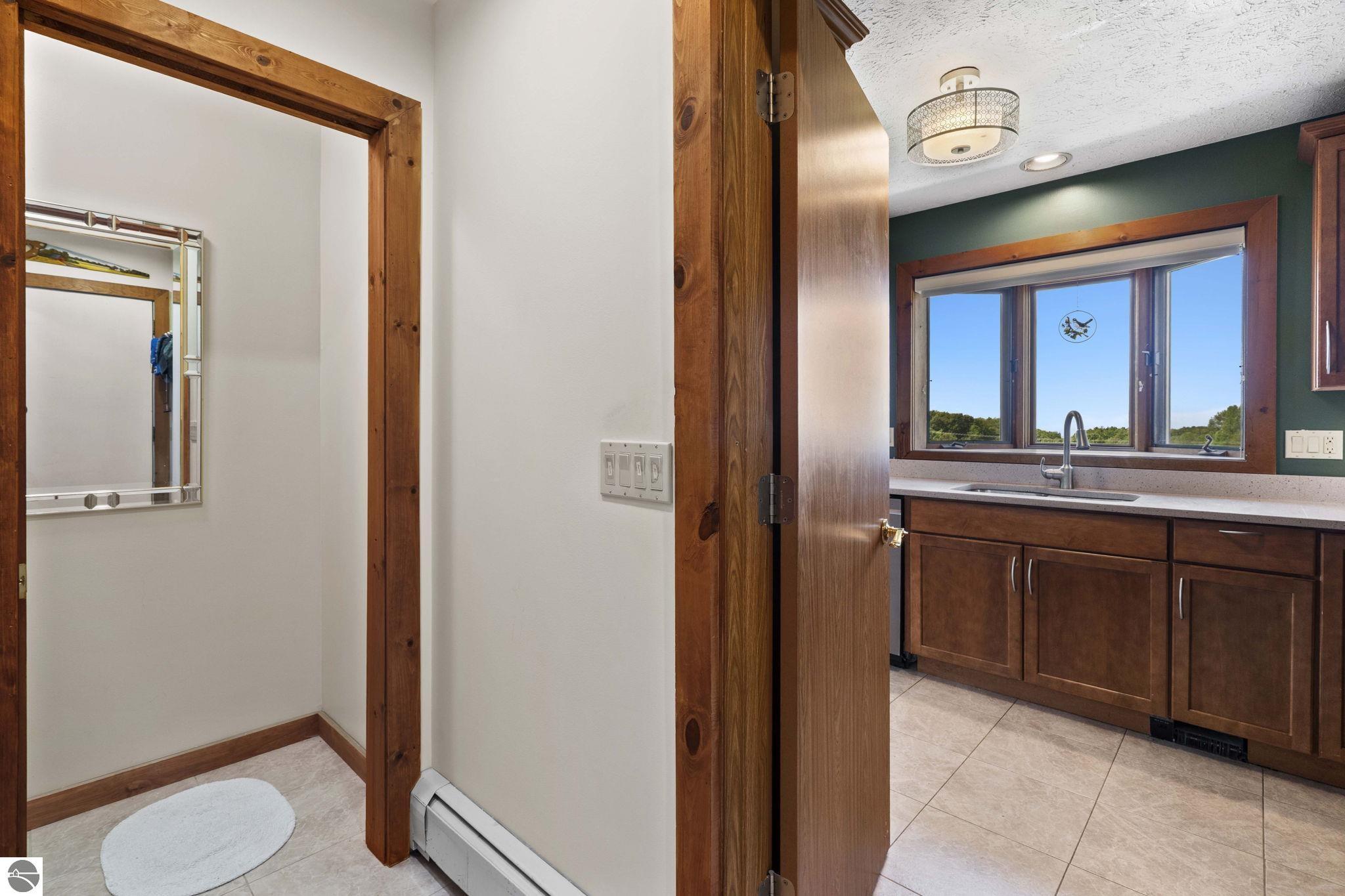 6420 N Manitou Trail