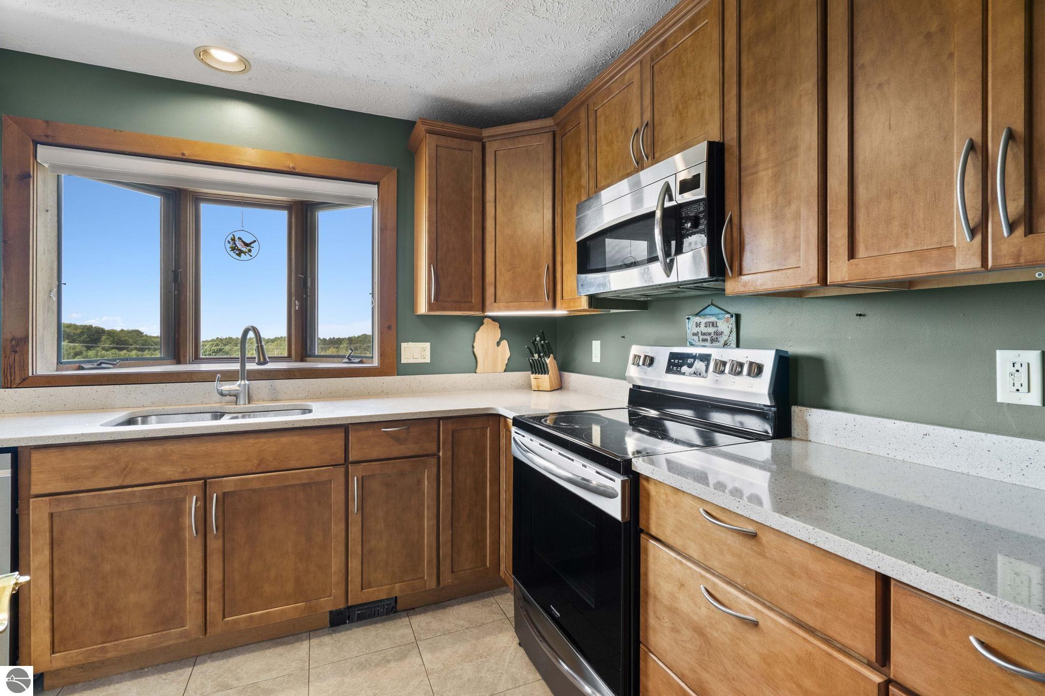 6420 N Manitou Trail