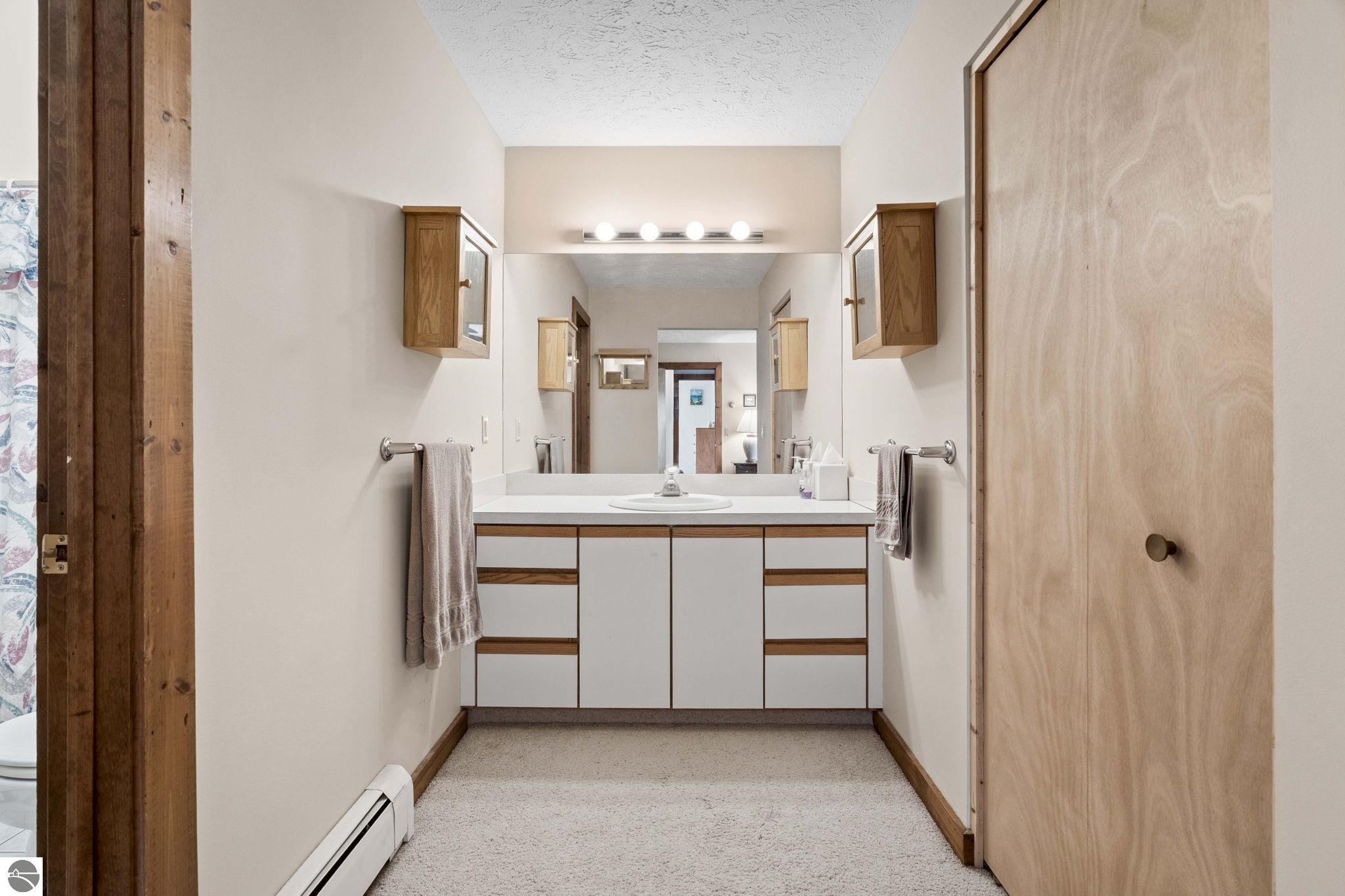 6420 N Manitou Trail