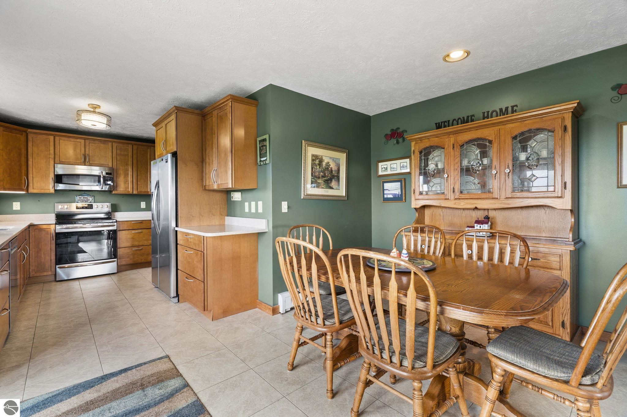 6420 N Manitou Trail