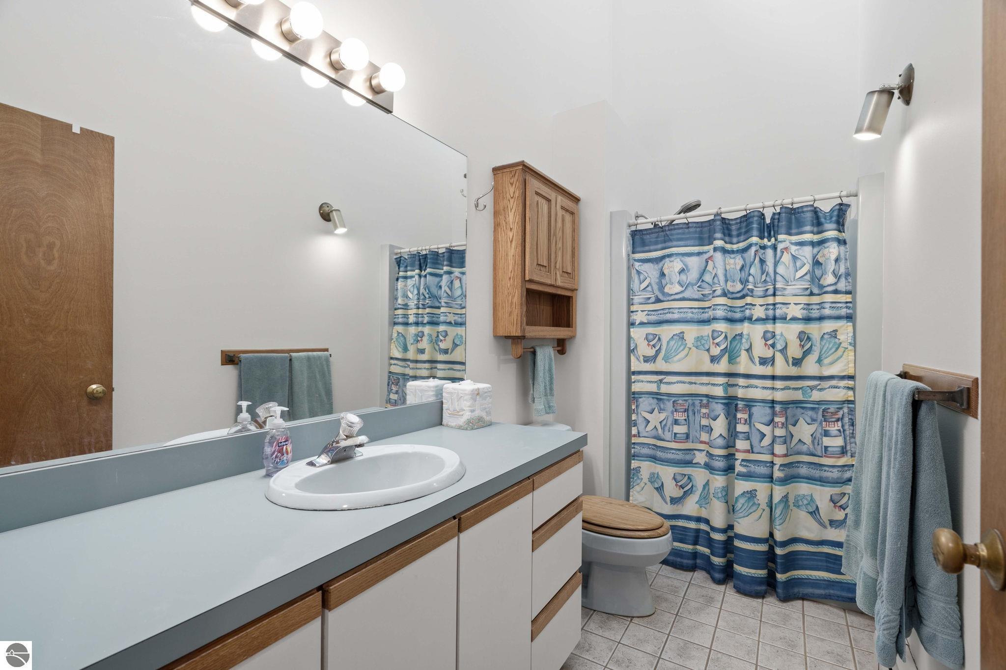 6420 N Manitou Trail