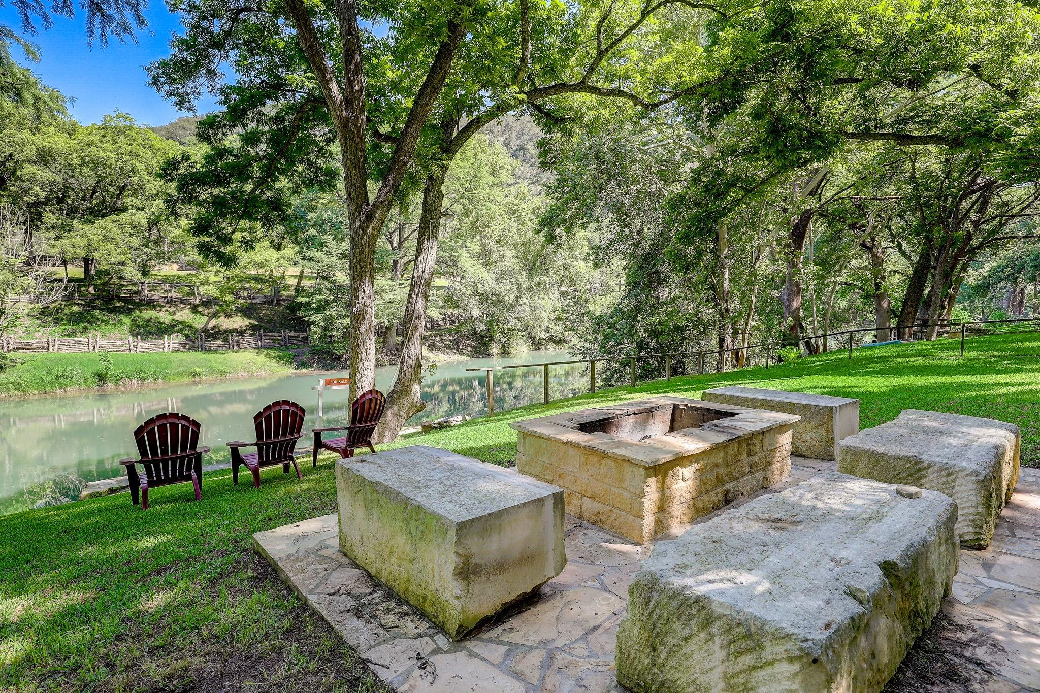 1806 Ponderosa Drive