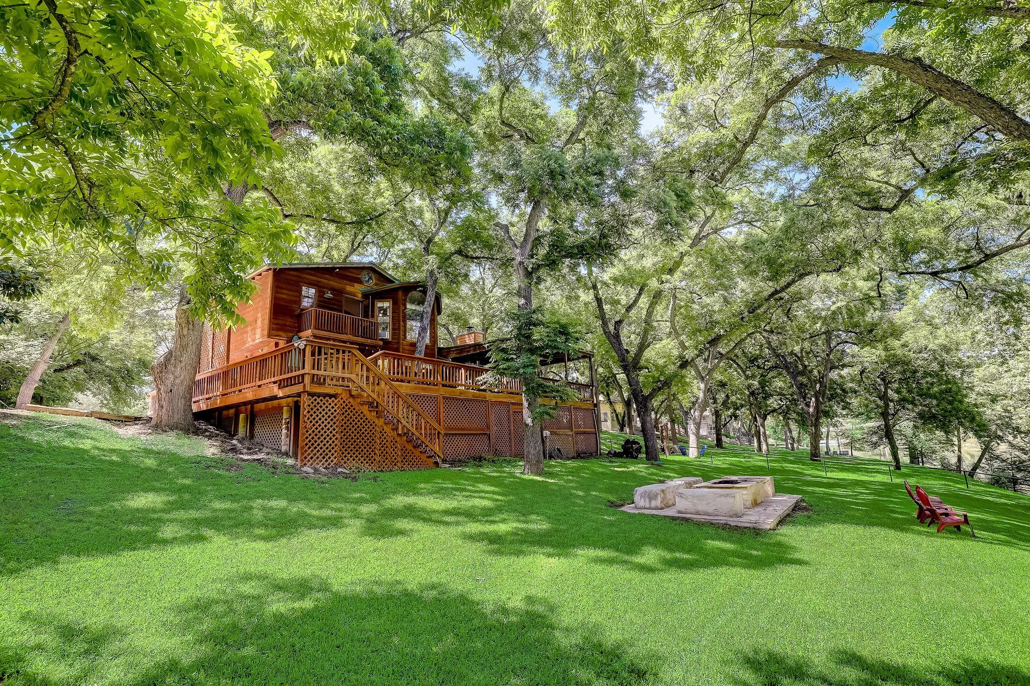 1806 Ponderosa Drive