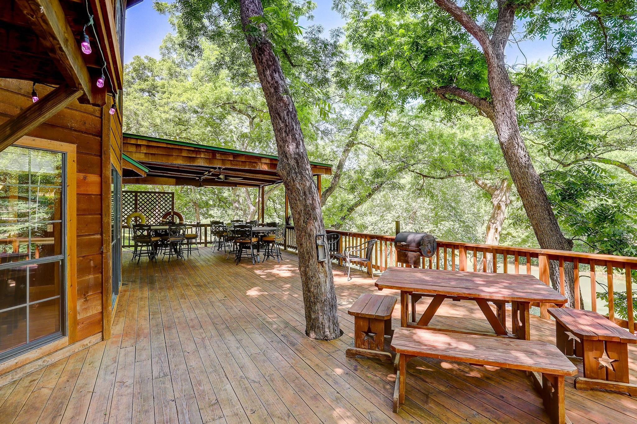 1806 Ponderosa Drive
