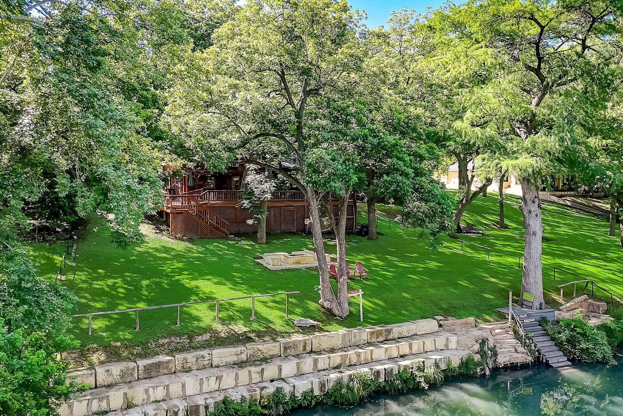 1806 Ponderosa Drive