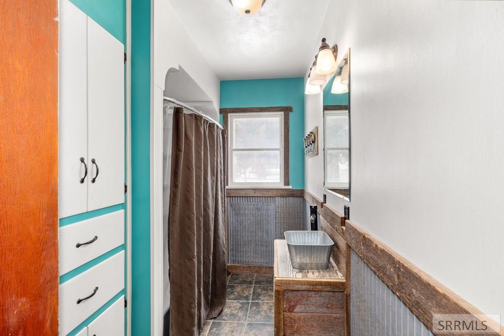 2226 Irwin North Road