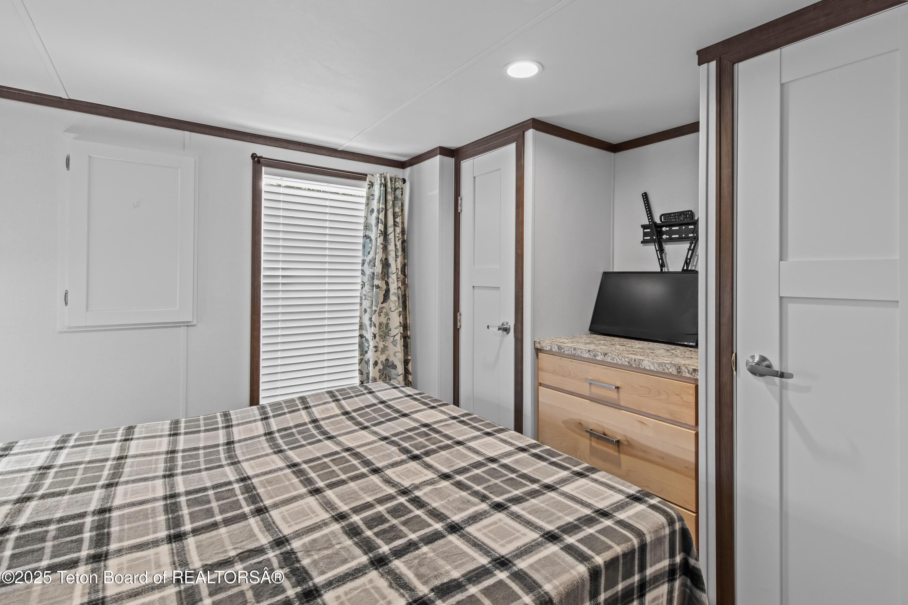 232 OXBOW