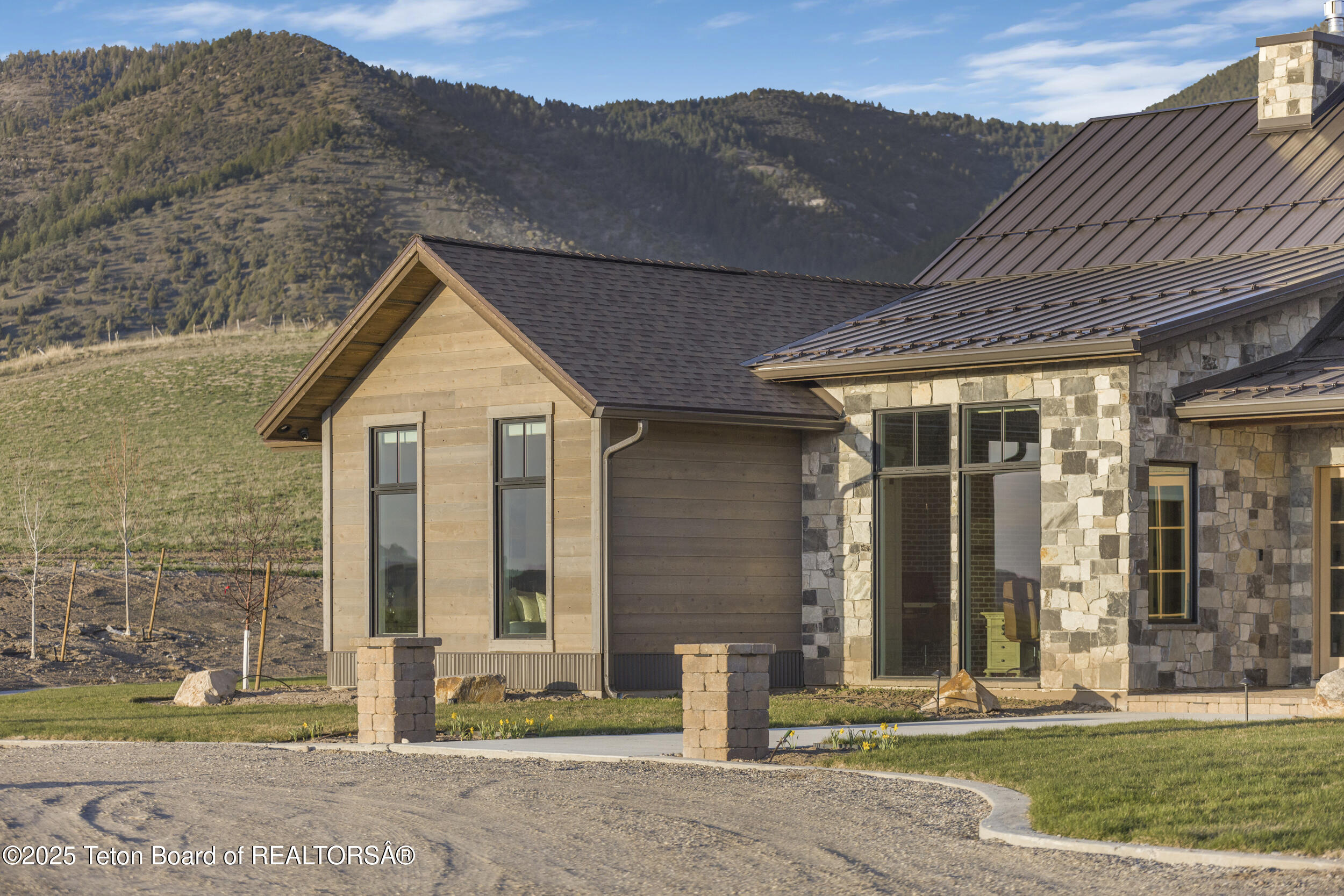 2399 CHAPEL RD Road