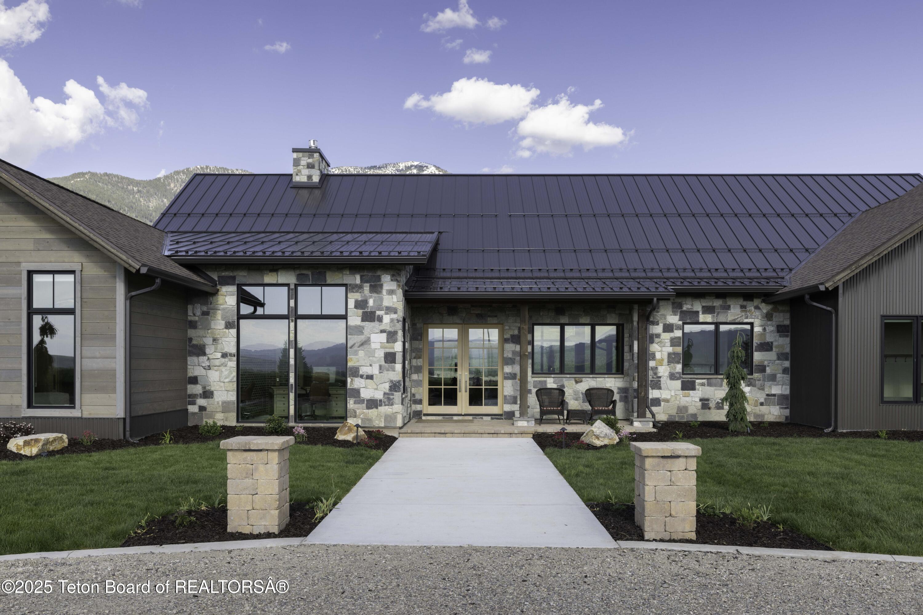 2399 CHAPEL RD Road