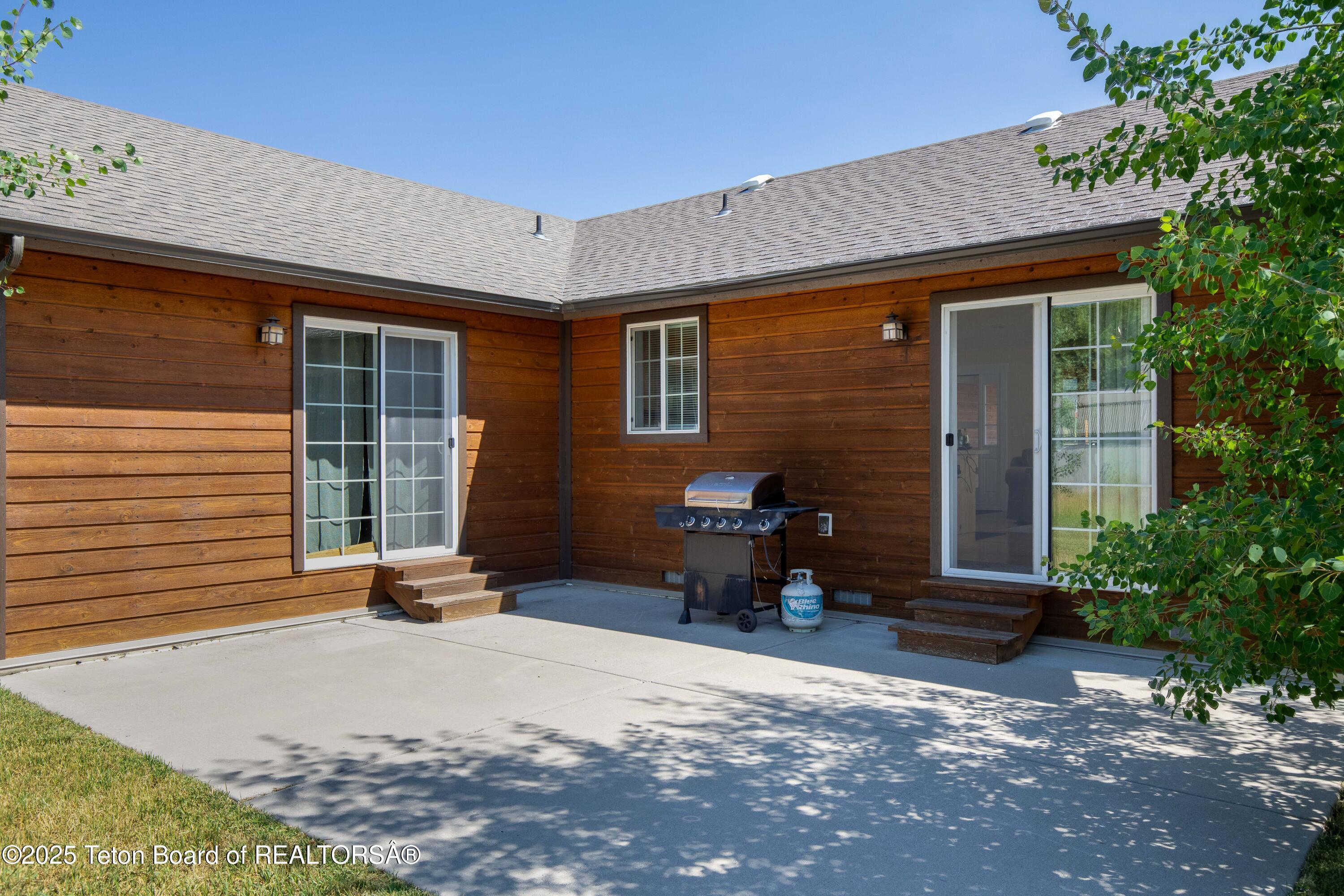 580 EAST COTTAGE Lane
