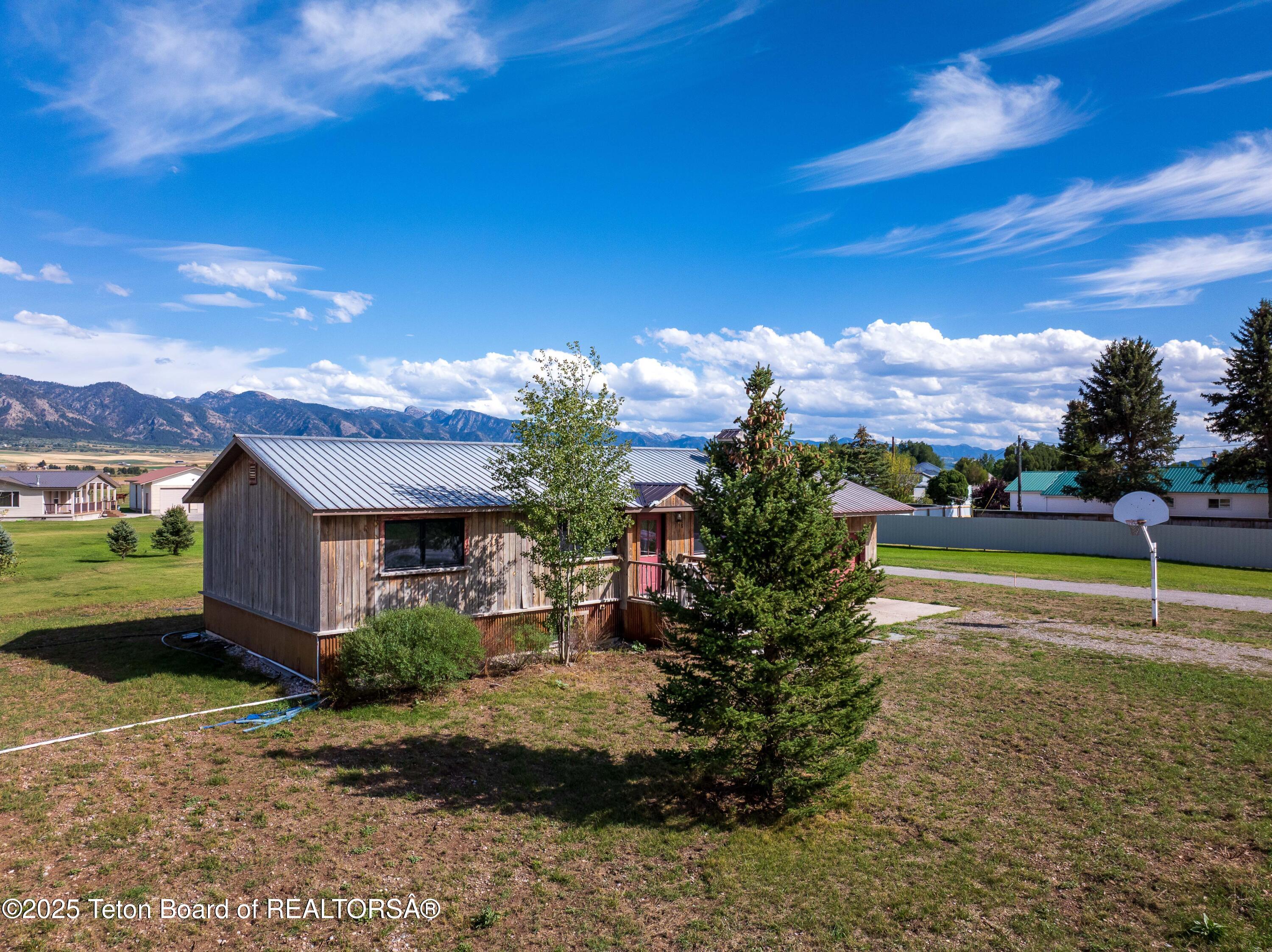 1138 COUNTY RD 114